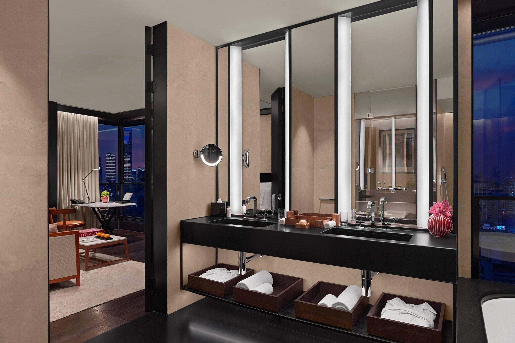 Double Deluxe with Views