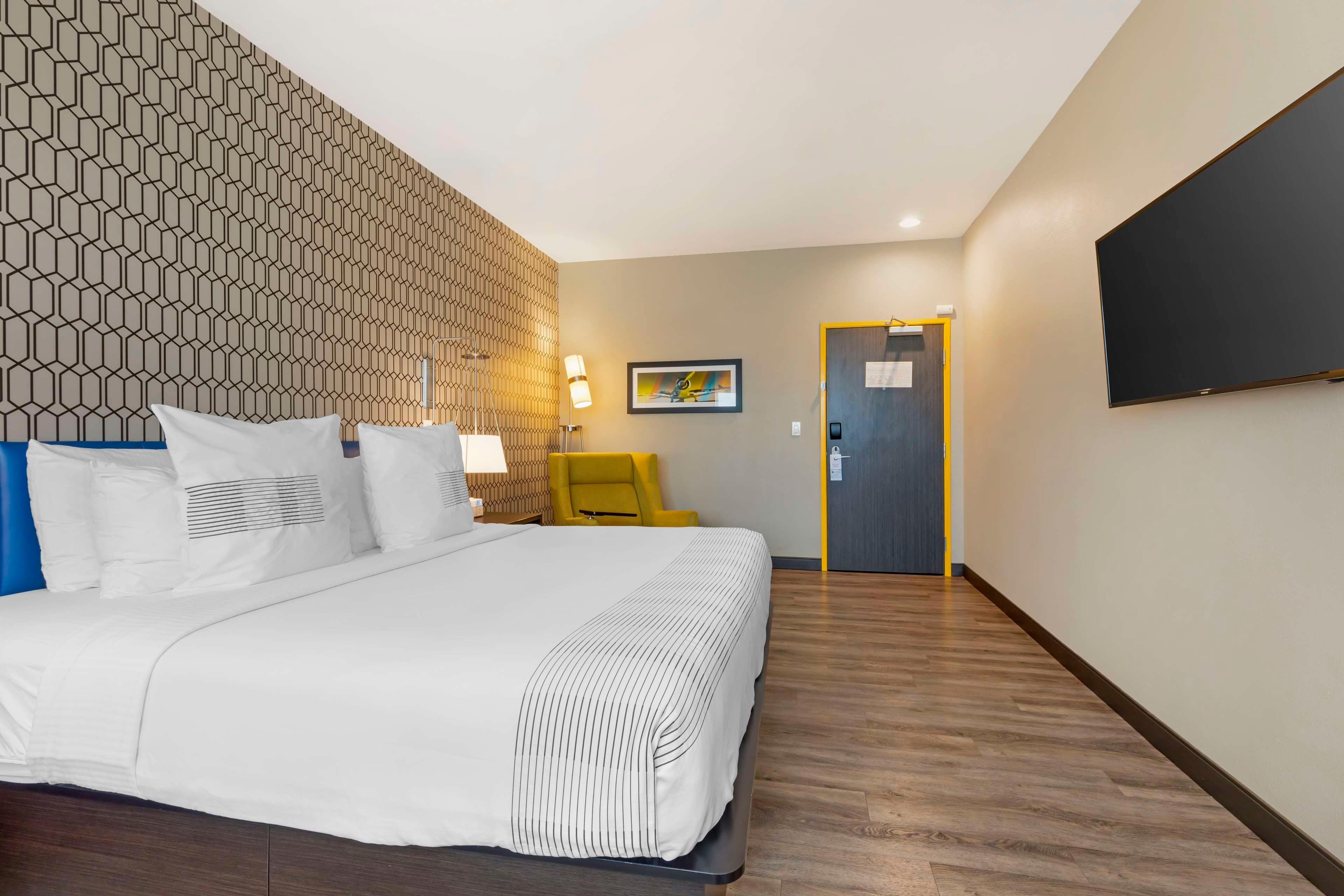 Double King Bed Non Smoking