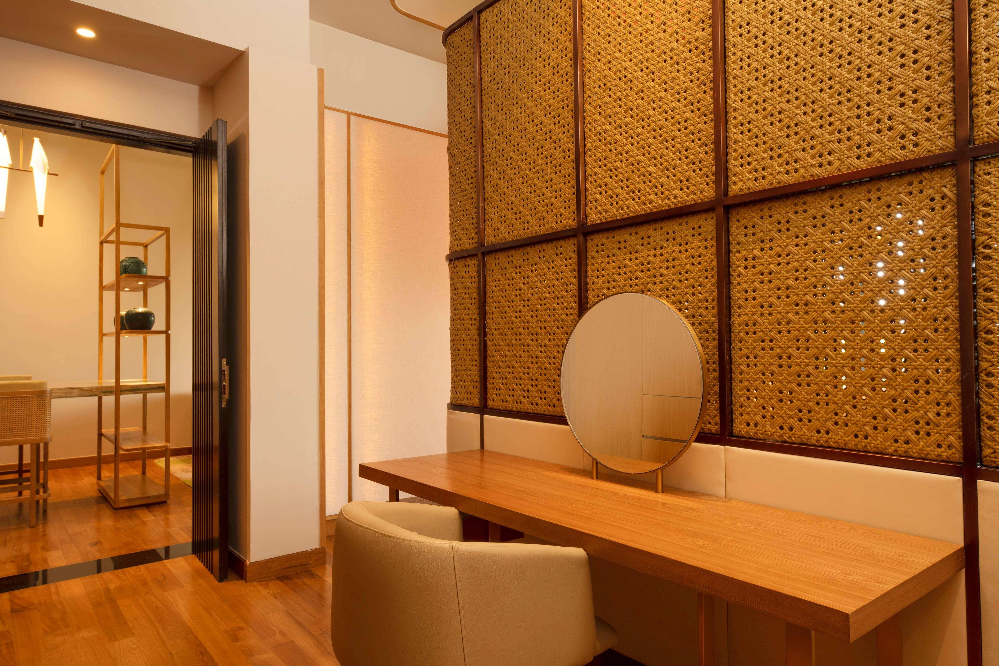 Suite King Bed One Bedroom 