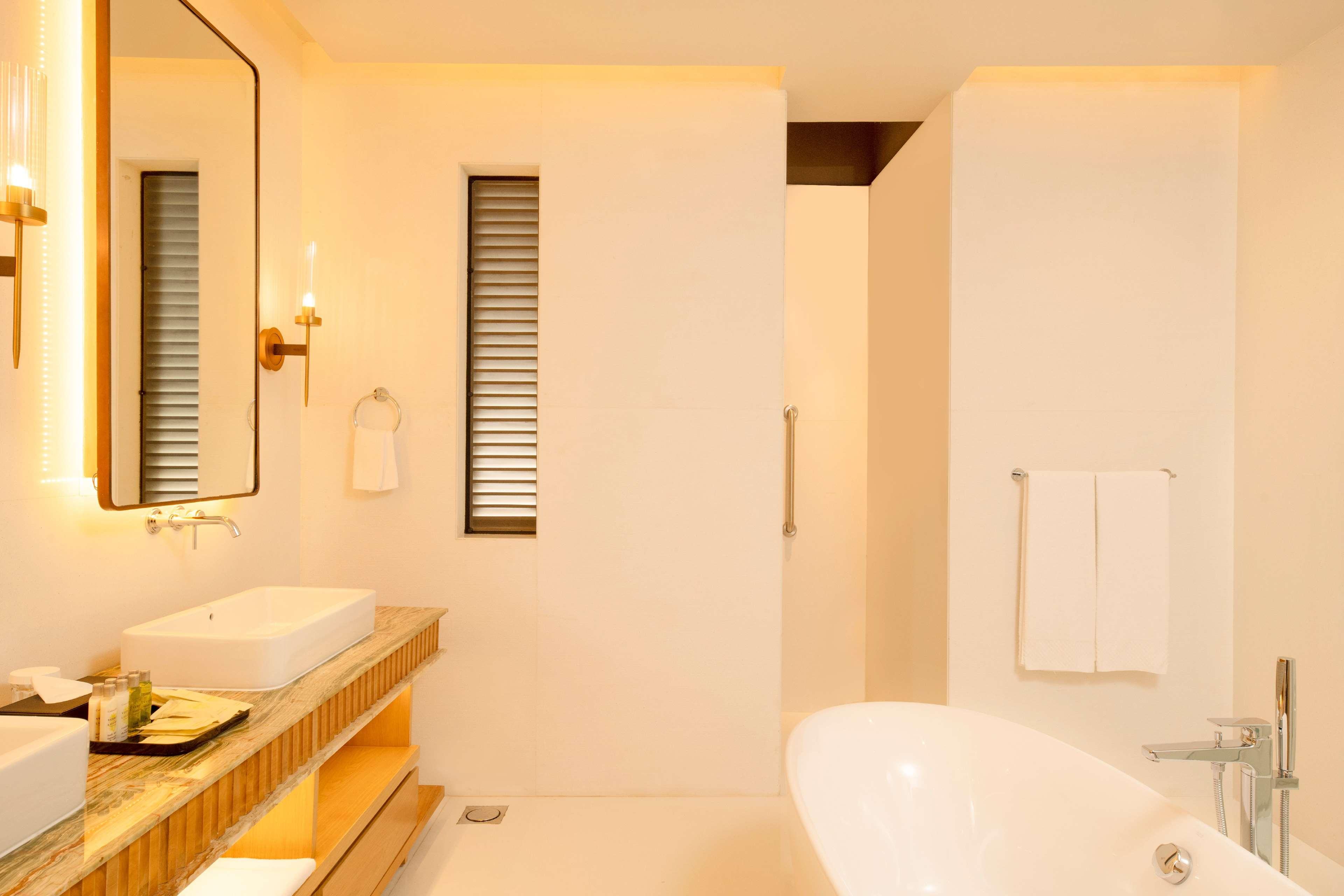 Suite King Bed One Bedroom 