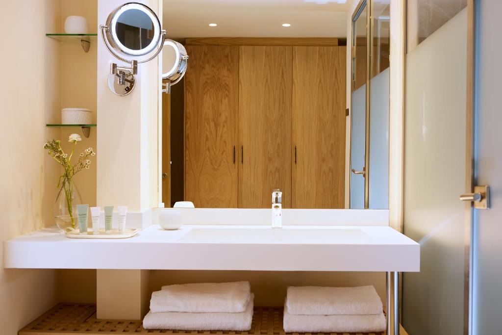 Double or Twin Deluxe