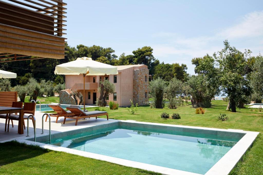 Junior Suite with Private Pool