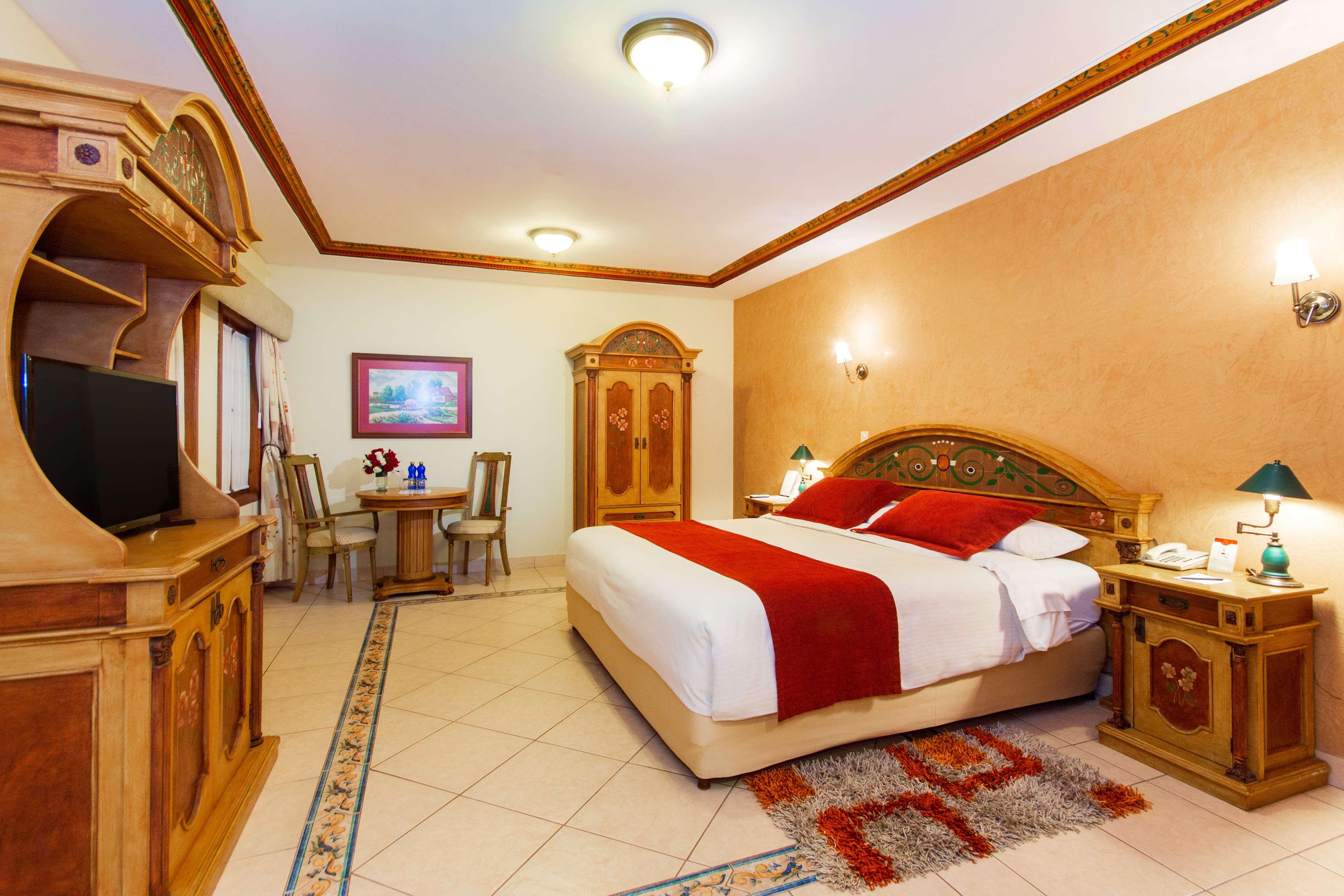 Double Deluxe King Bed