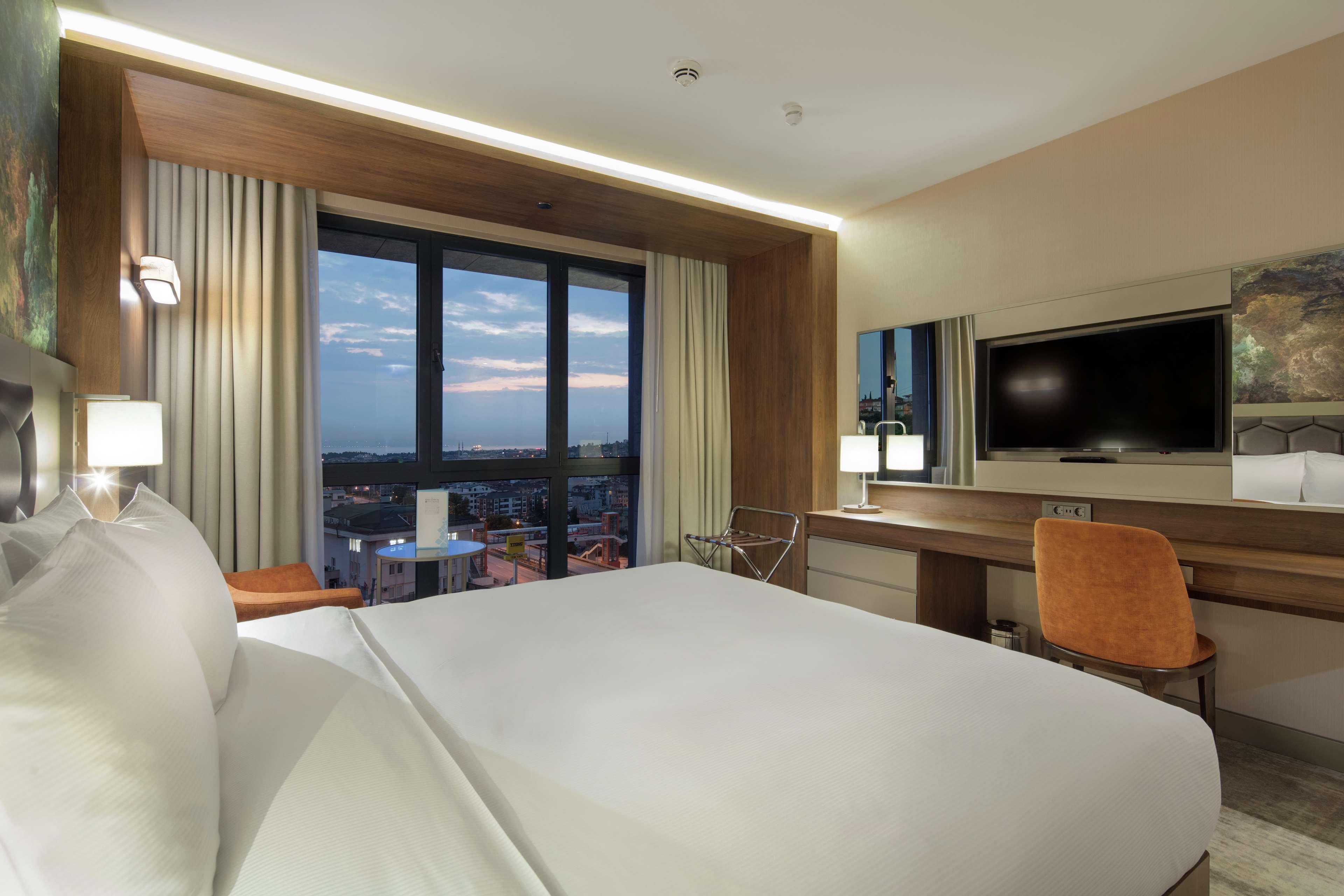 Double Queen Size Bed