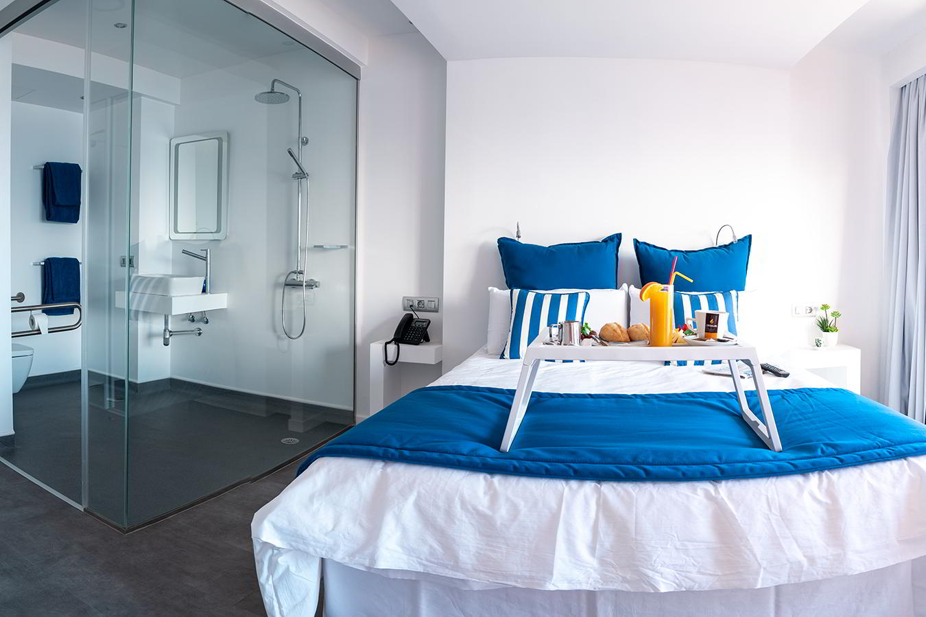 Double Accessible with Views