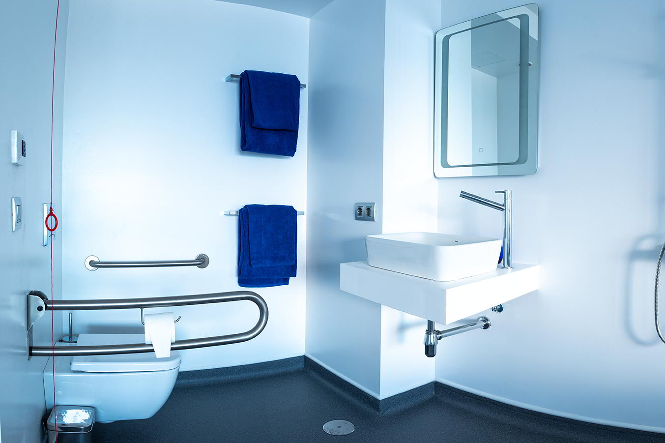 Double Accessible with Views