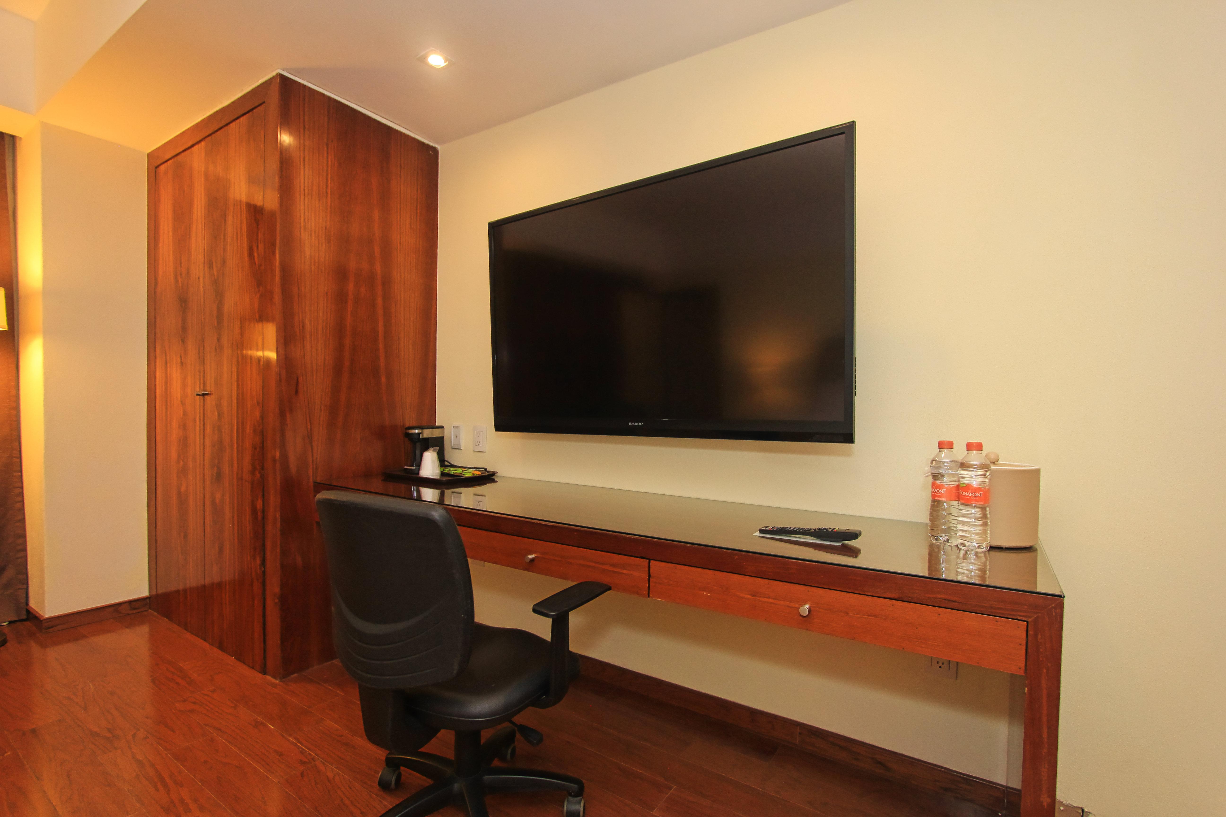 Suite King Bed One Bedroom 