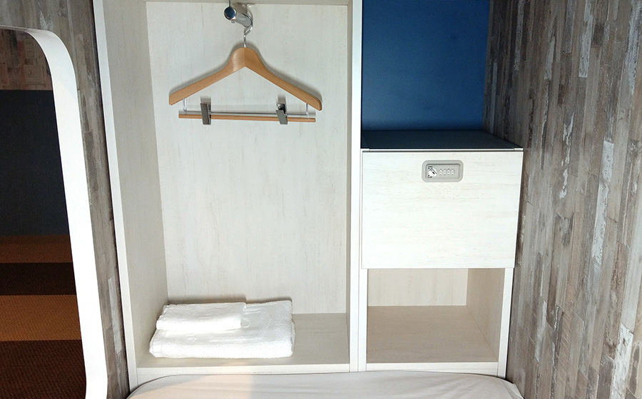 Bed in Dormitory Bunk Bed