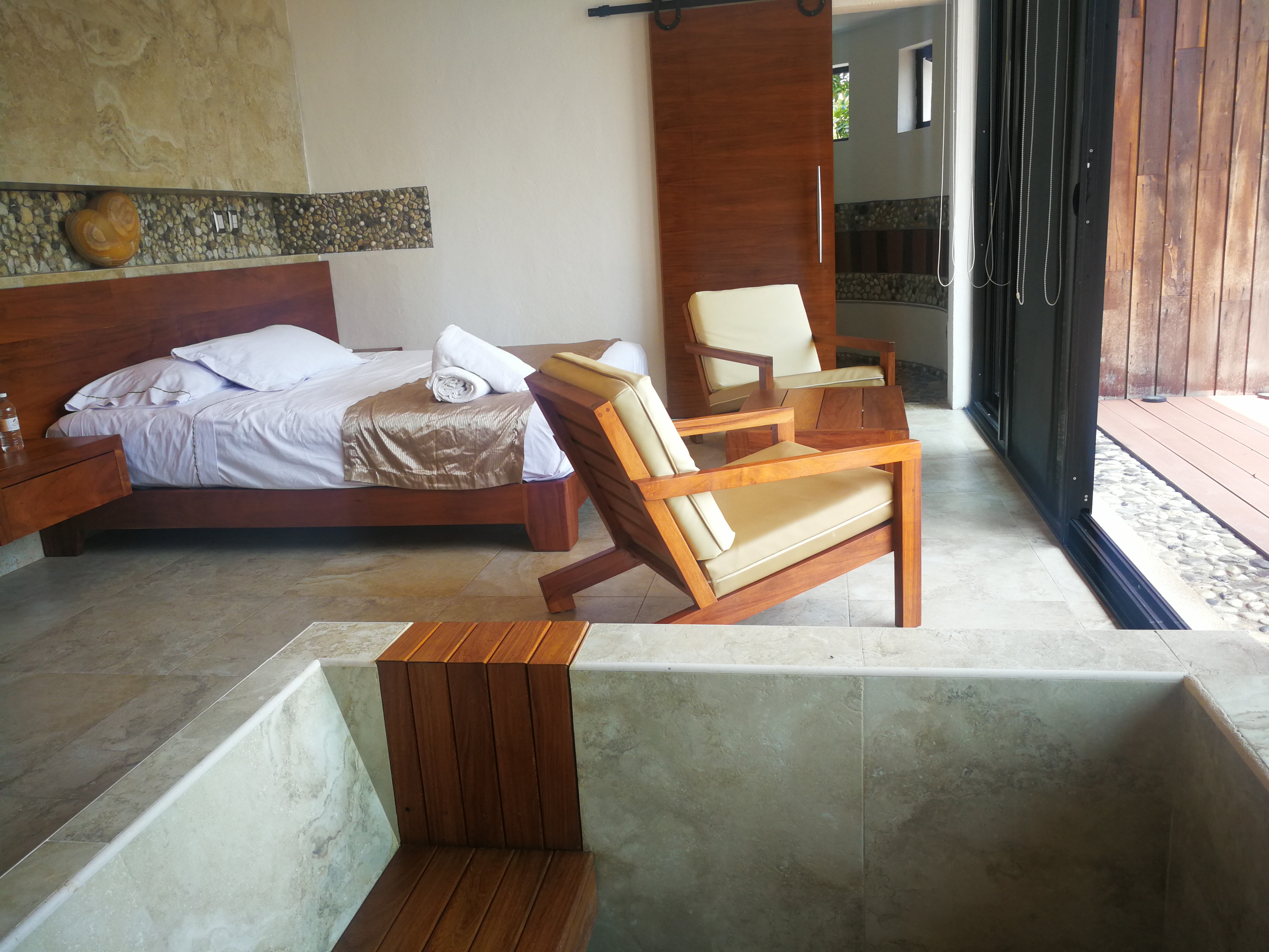 Suite Deluxe King Bed