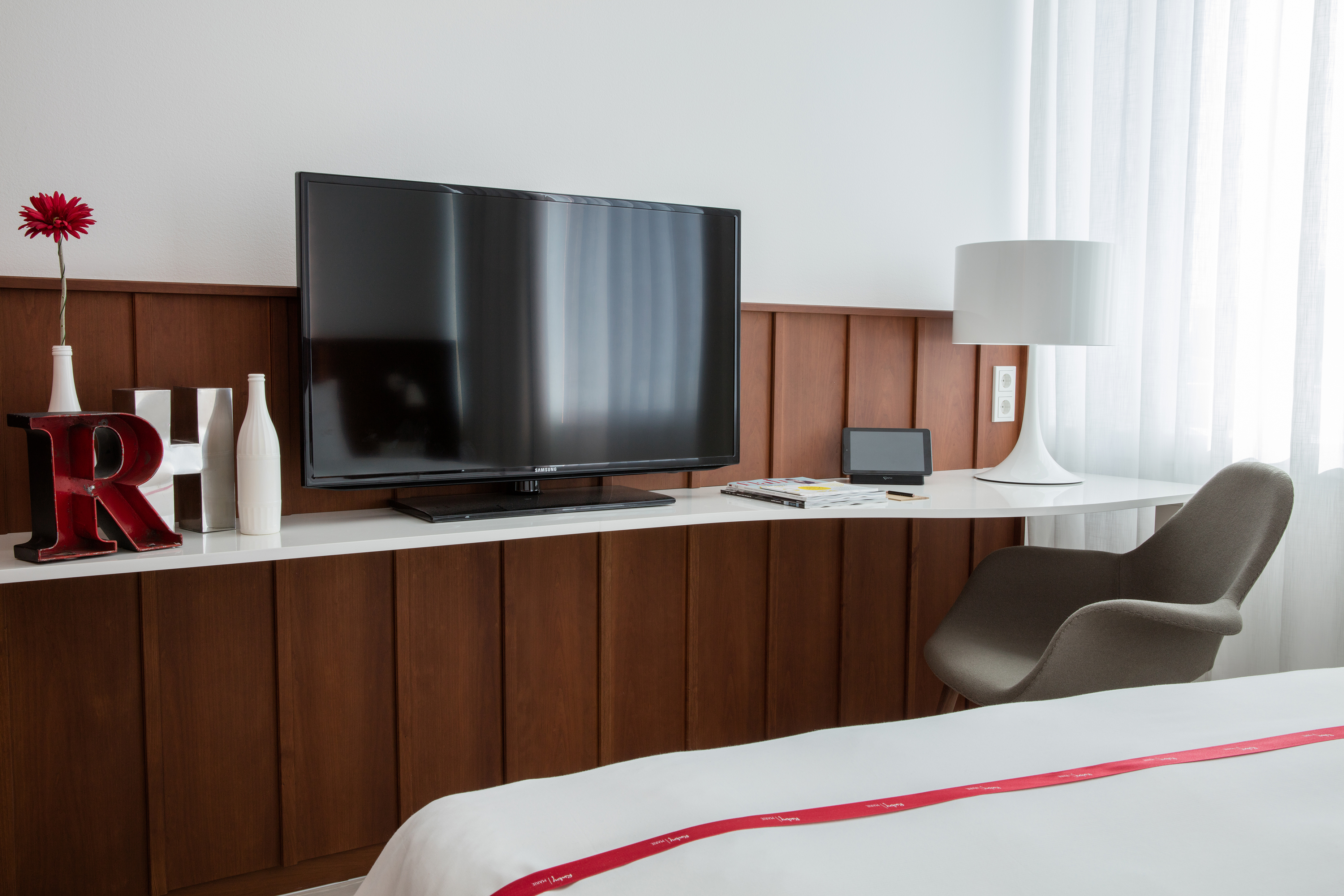 Double Queen Size Bed