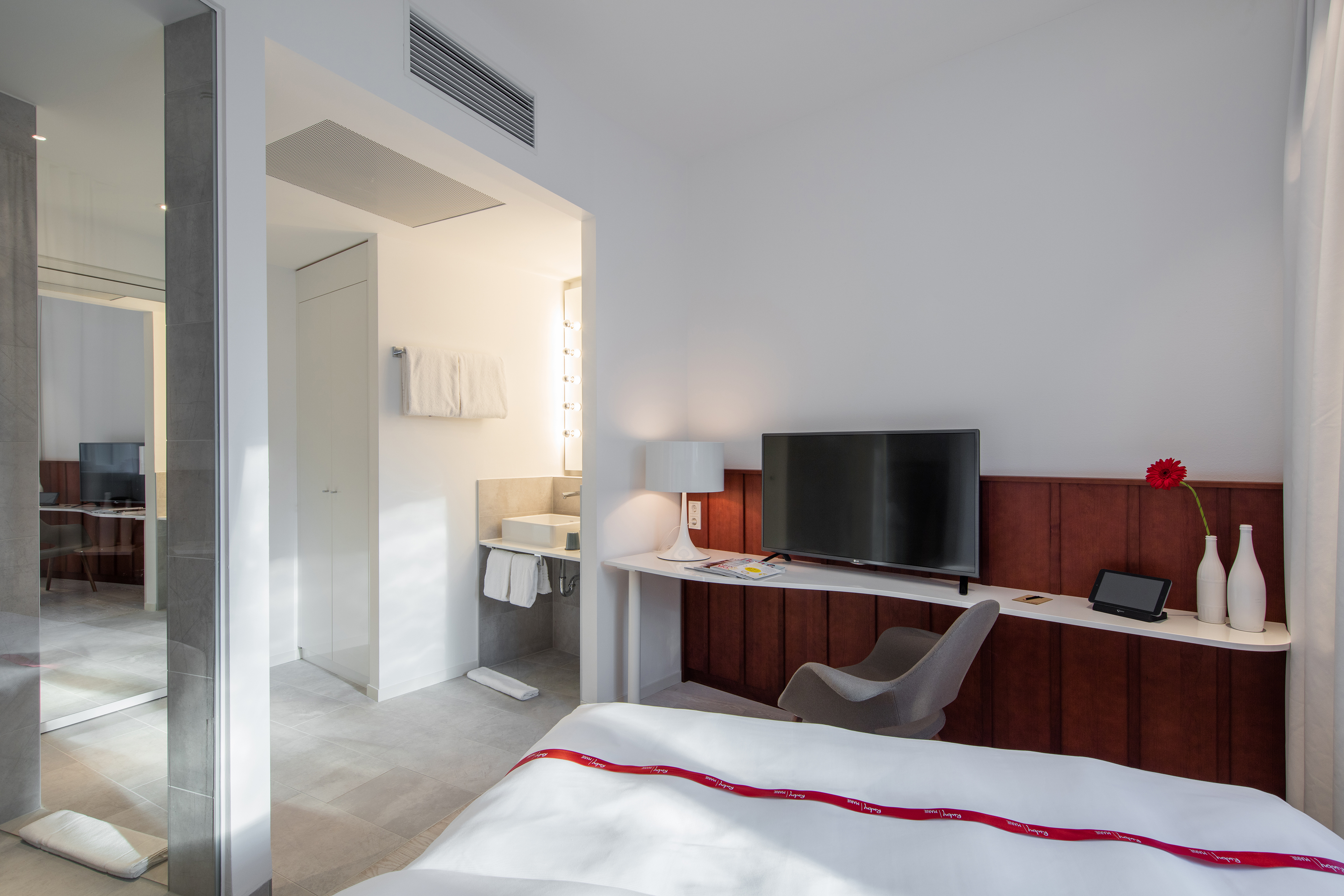 Double Queen Size Bed
