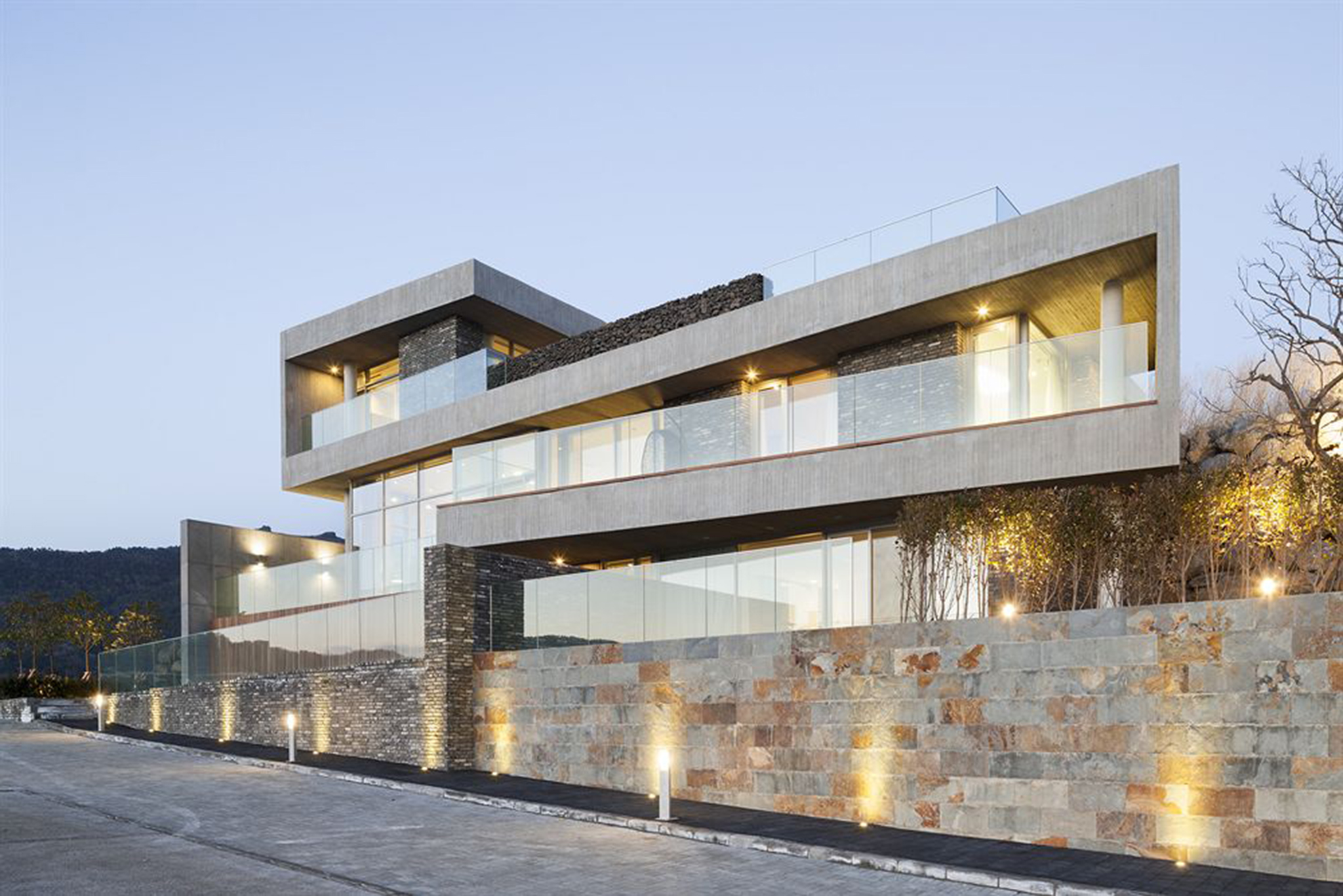 House Three Bedrooms Three Bathrooms