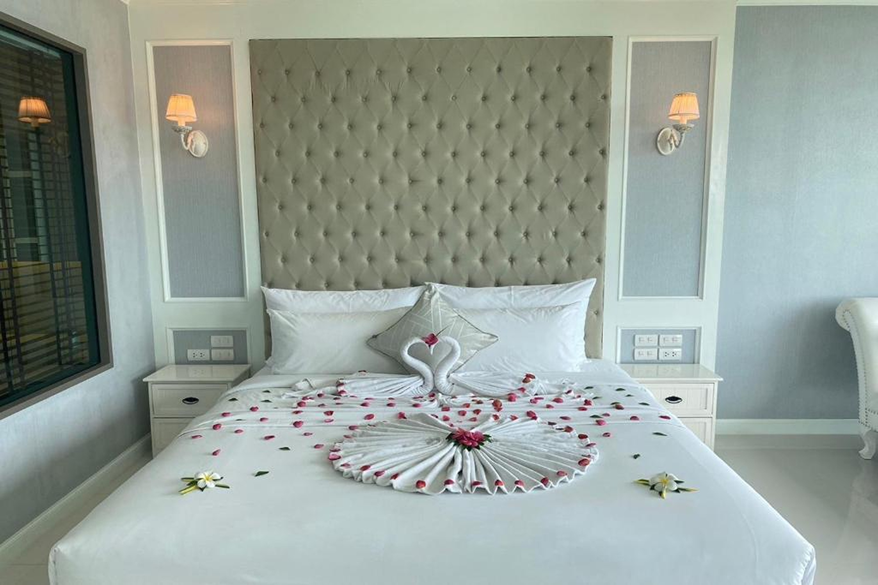 Junior Suite King Bed One Bedroom 