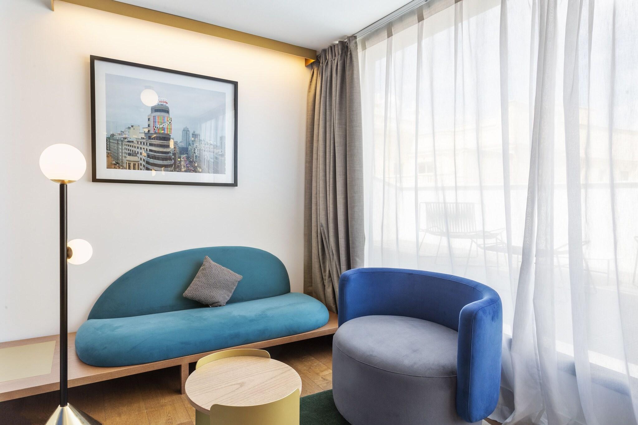 Double Deluxe One Bed