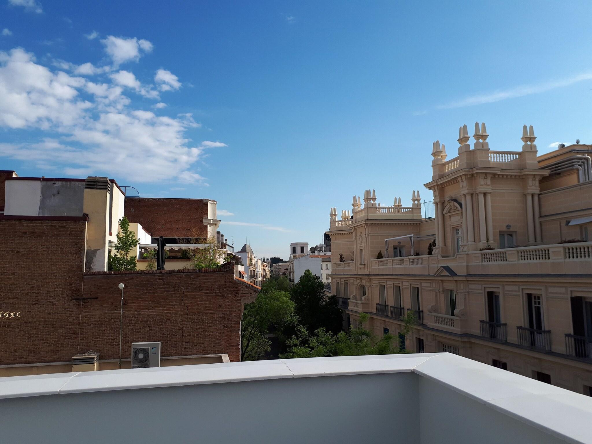 Double Deluxe One Bed