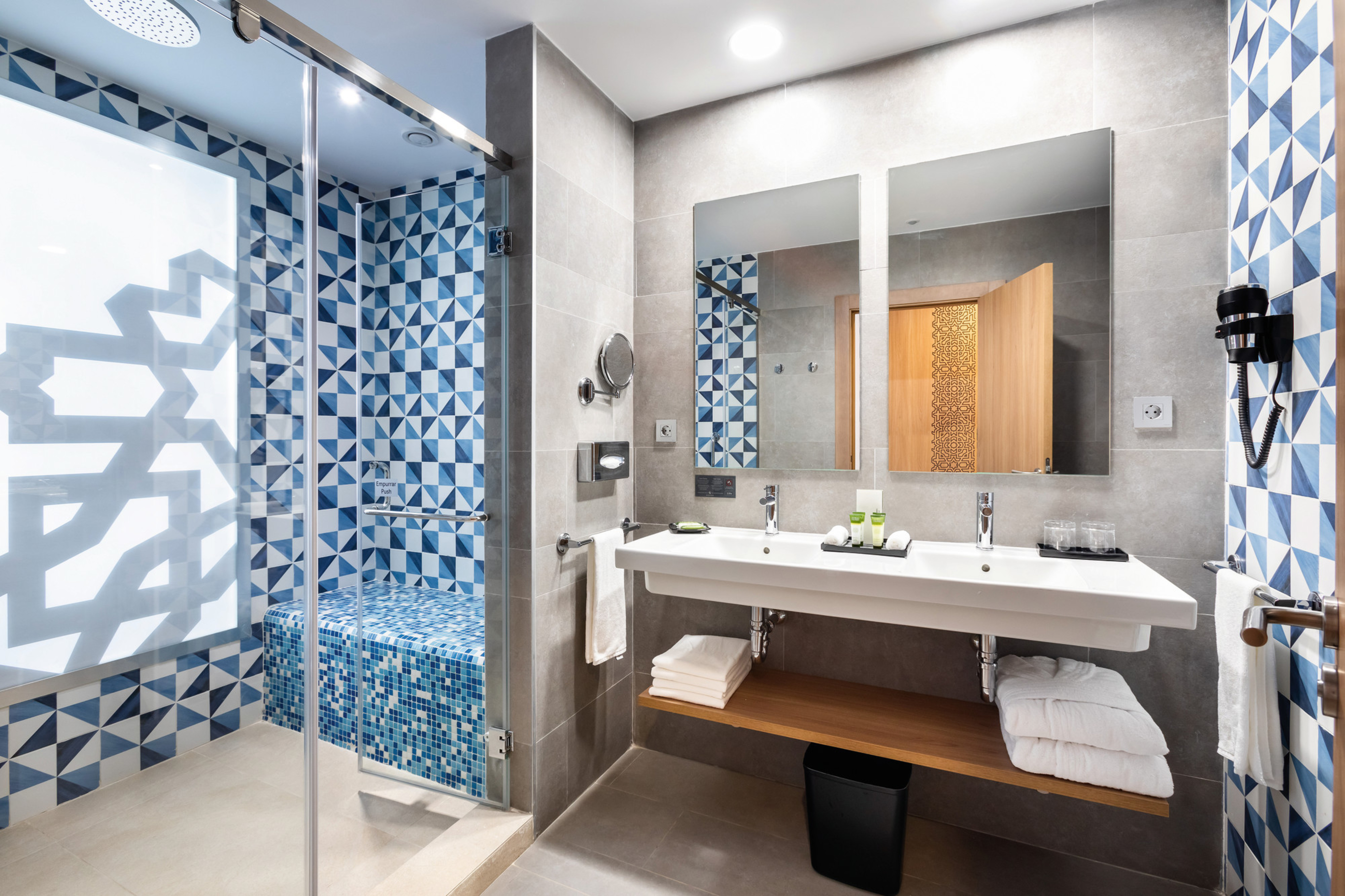 Double or Twin Standard