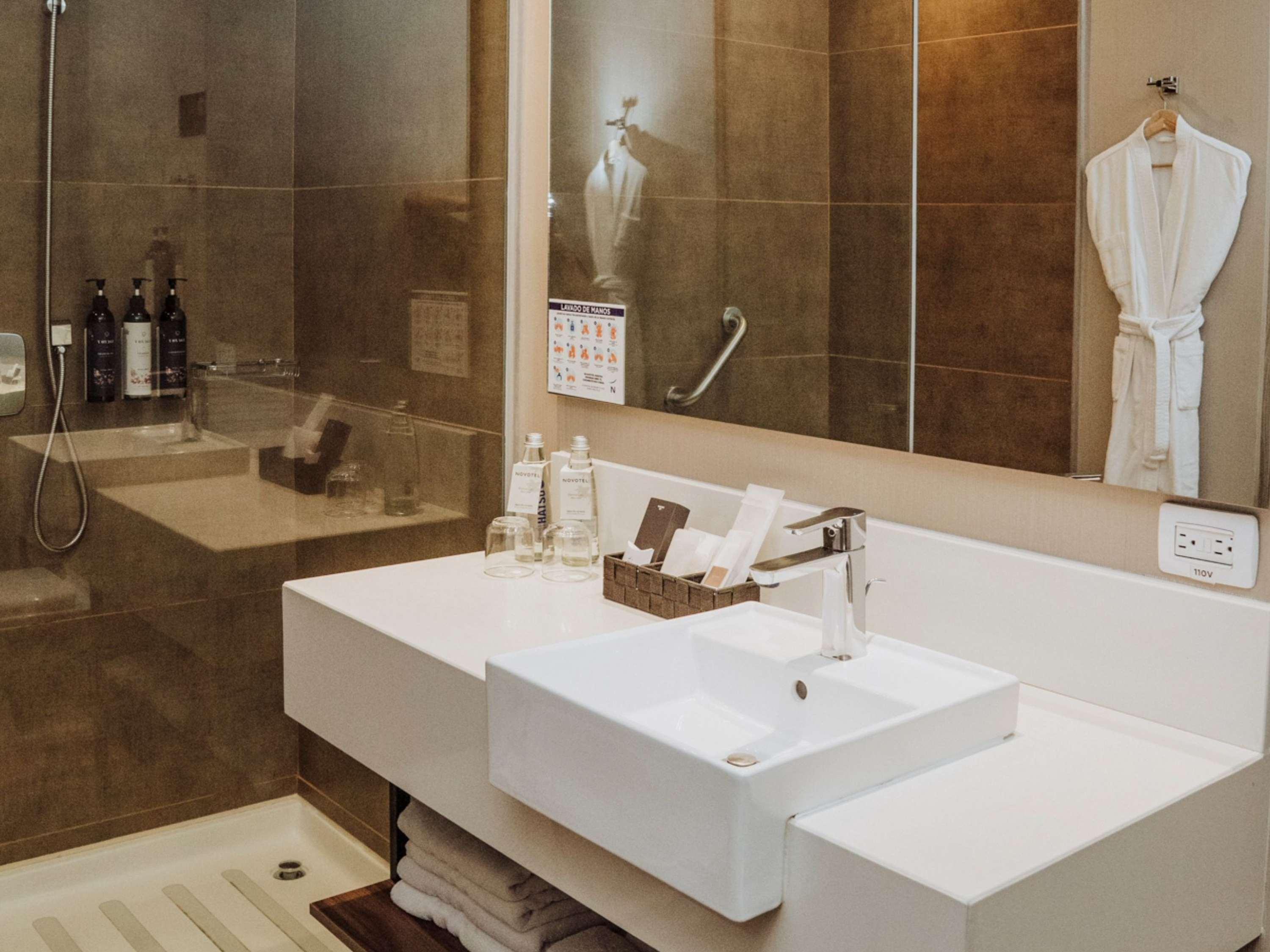 Double Executive Queen Bed