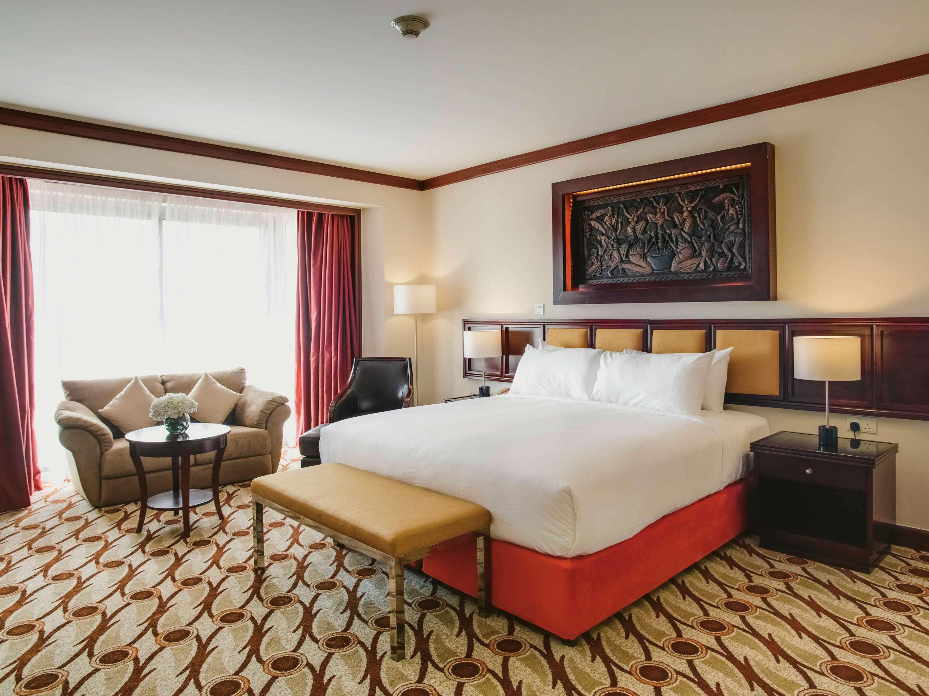 Double Pool View King Bed