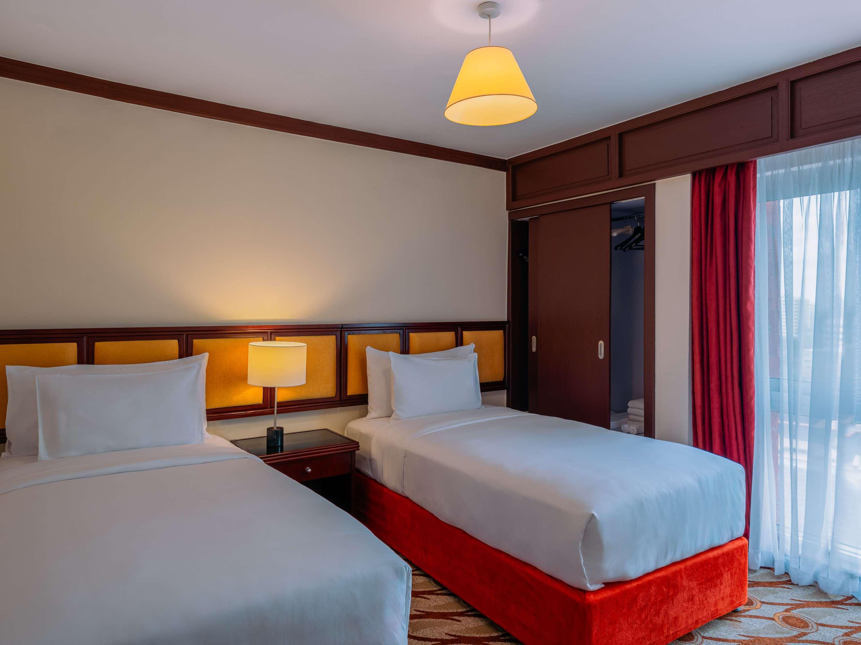 Room Pool View King Bed