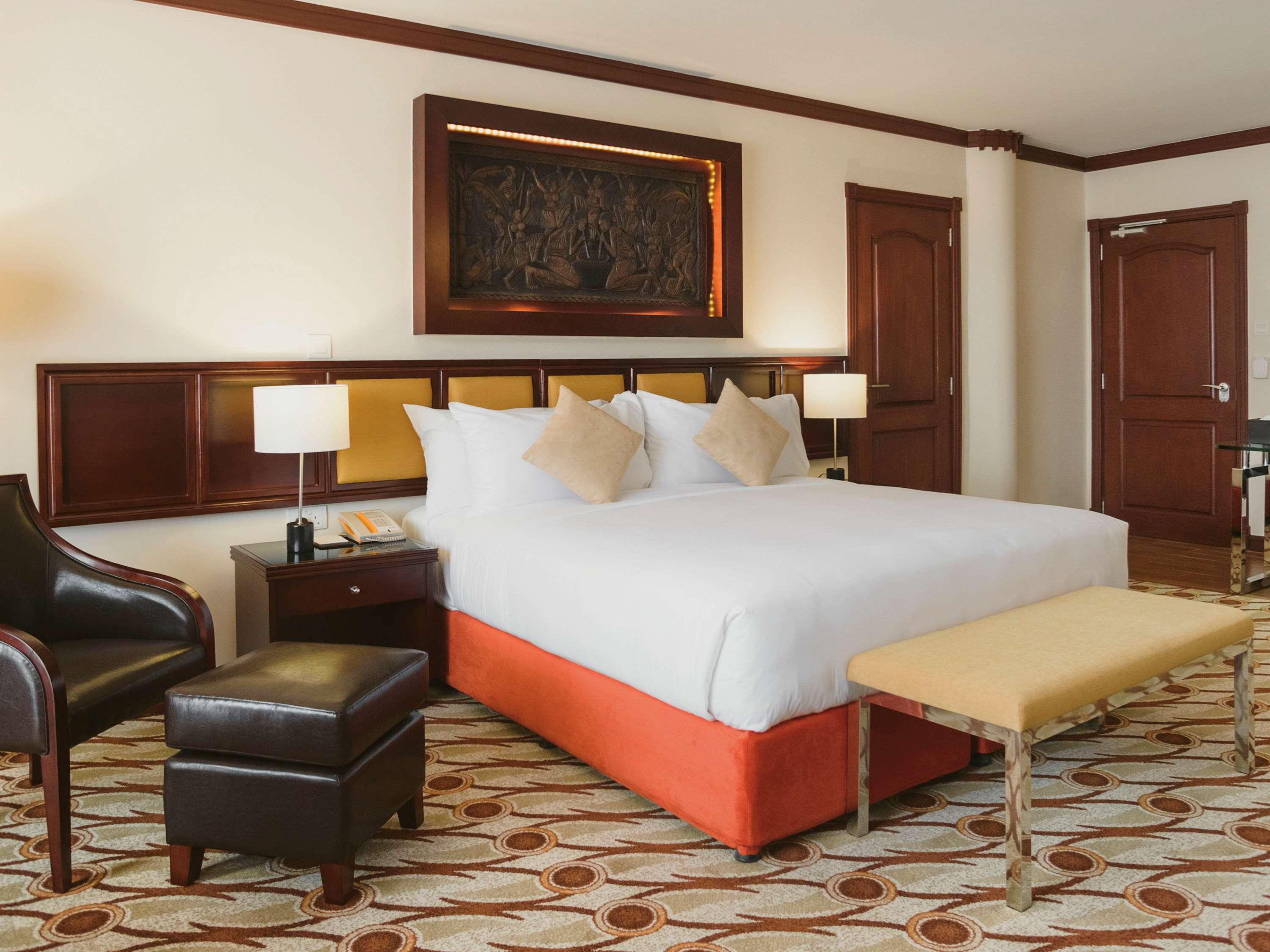 Room Pool View King Bed