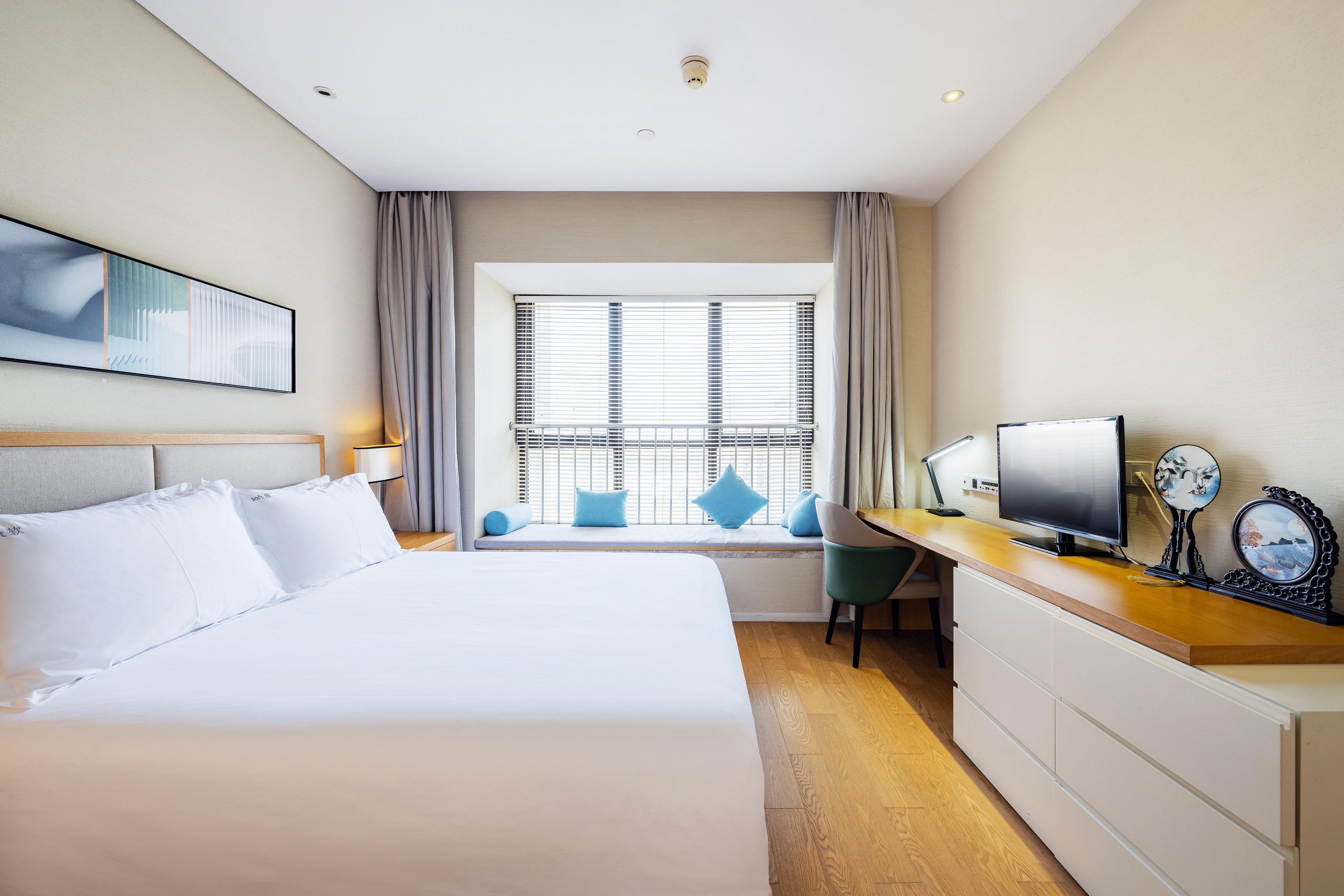 Suite with Kitchenette