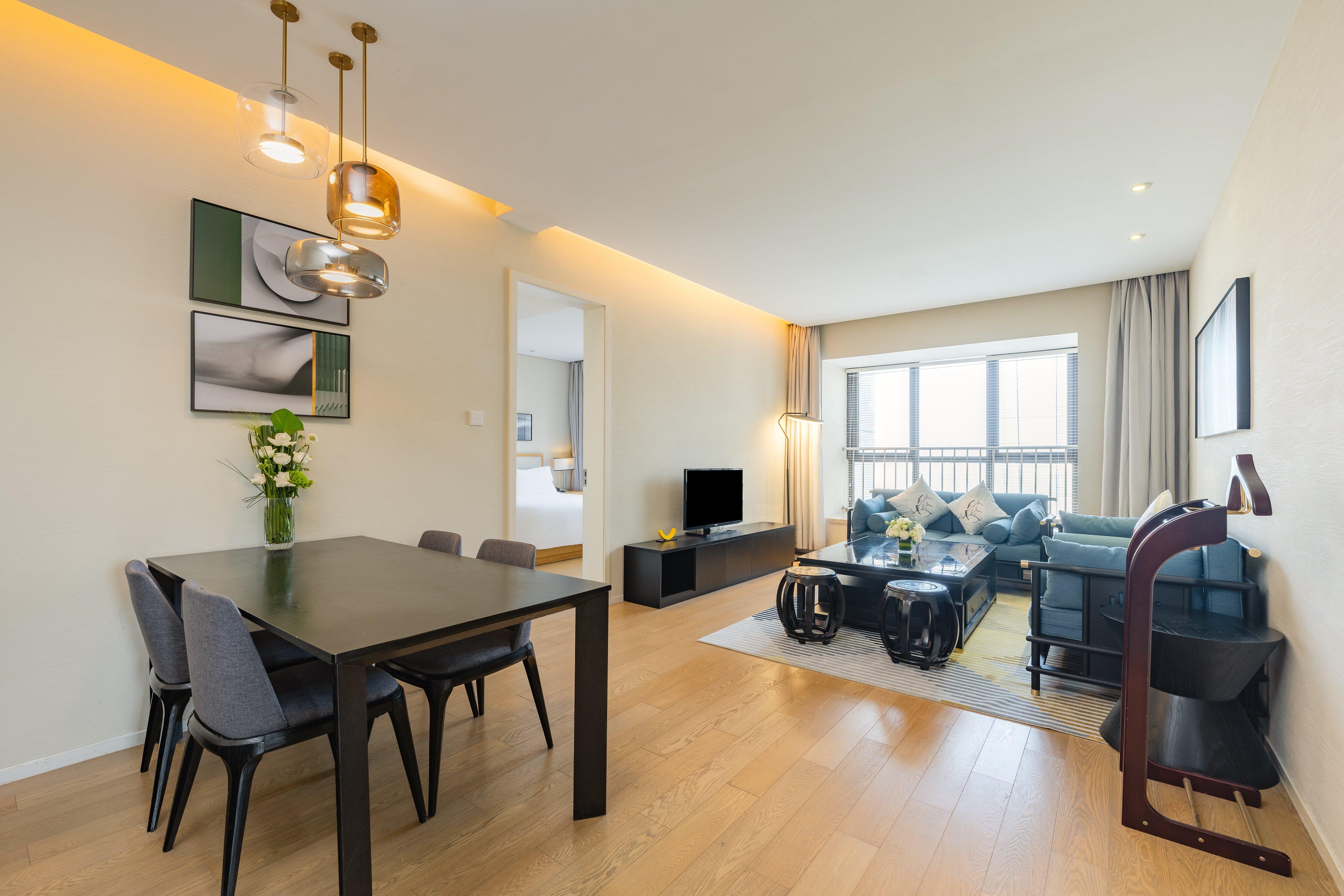 Suite with Kitchenette