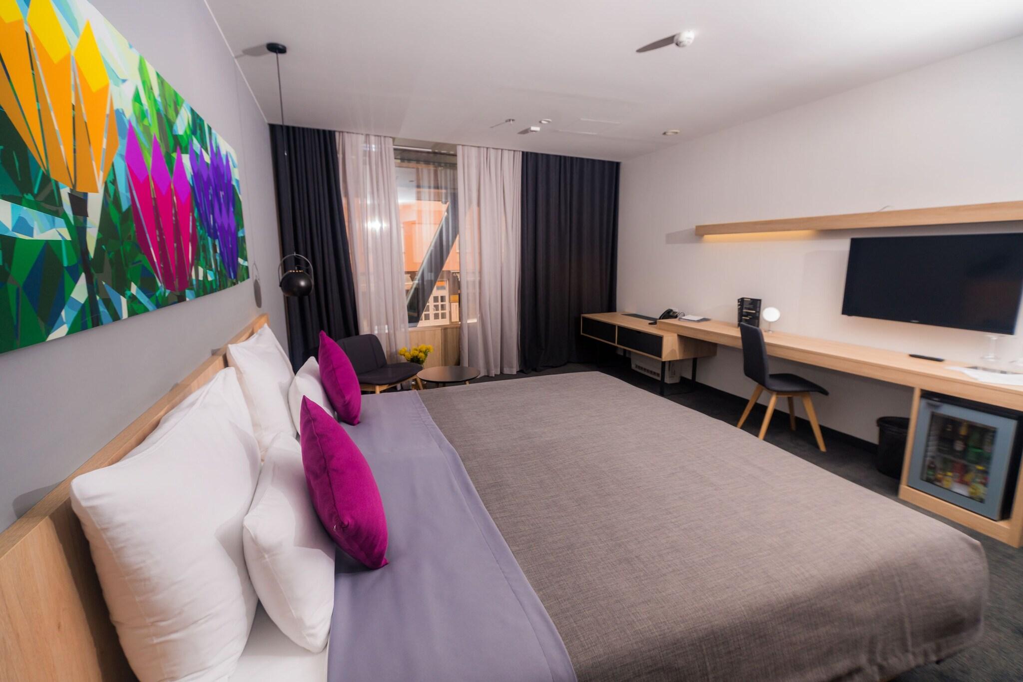 Double King Size Bed