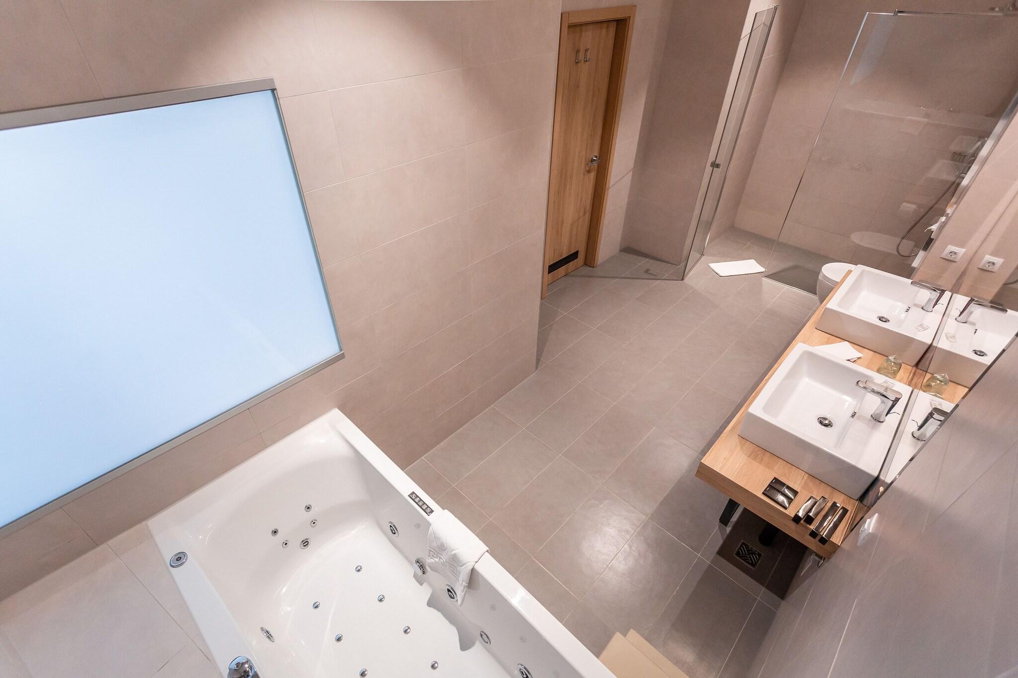 Junior Suite King Size Bed