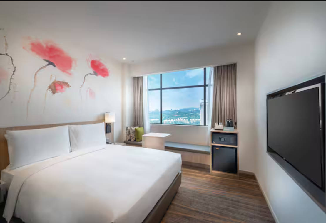 Double Guest Room Queen Bed