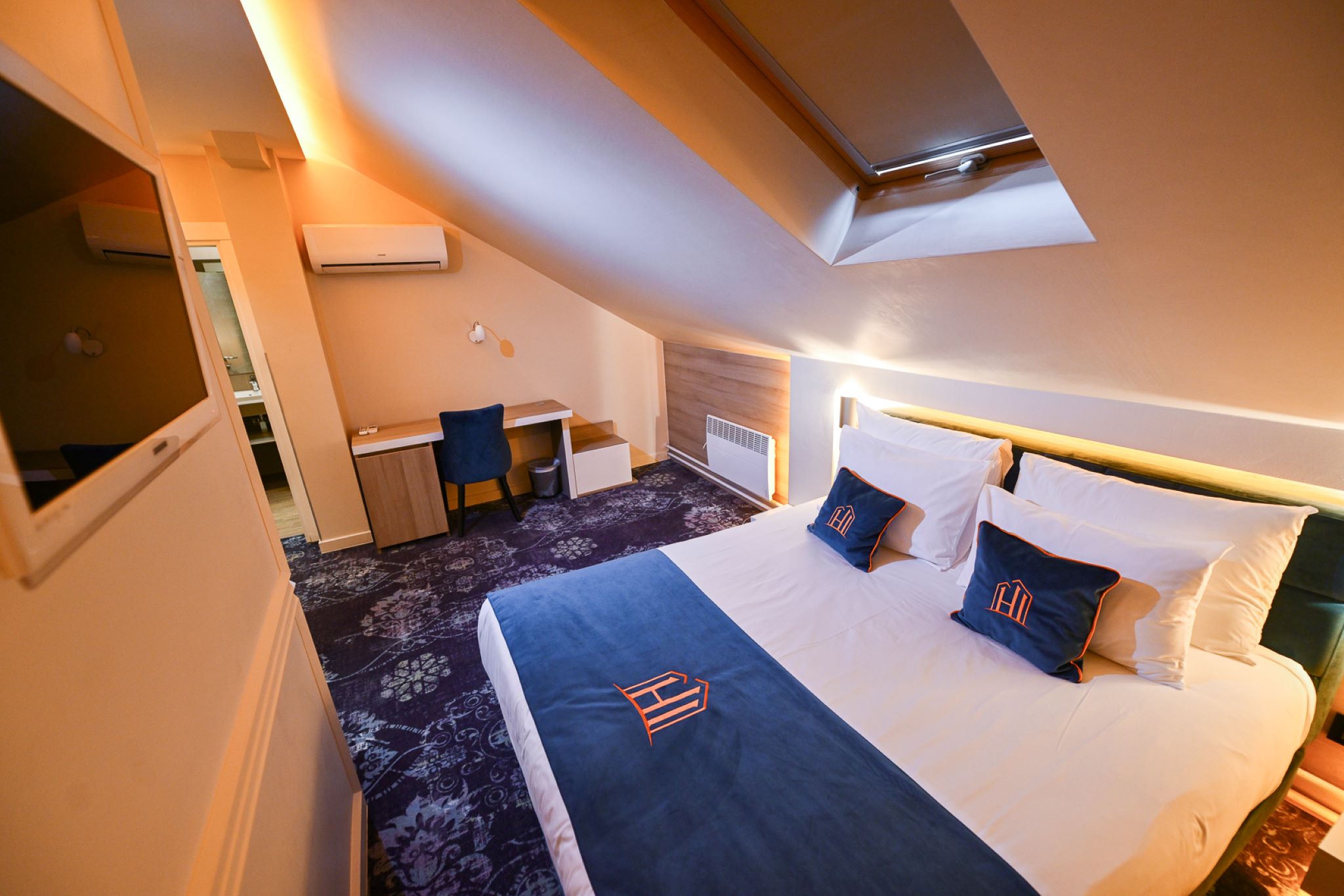 Double One Bedroom One Bathroom