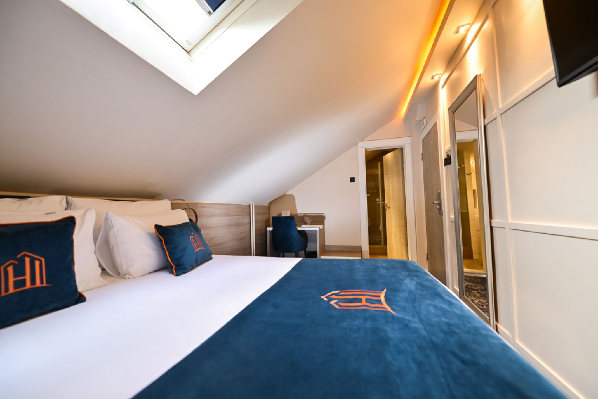 Double One Bedroom One Bathroom