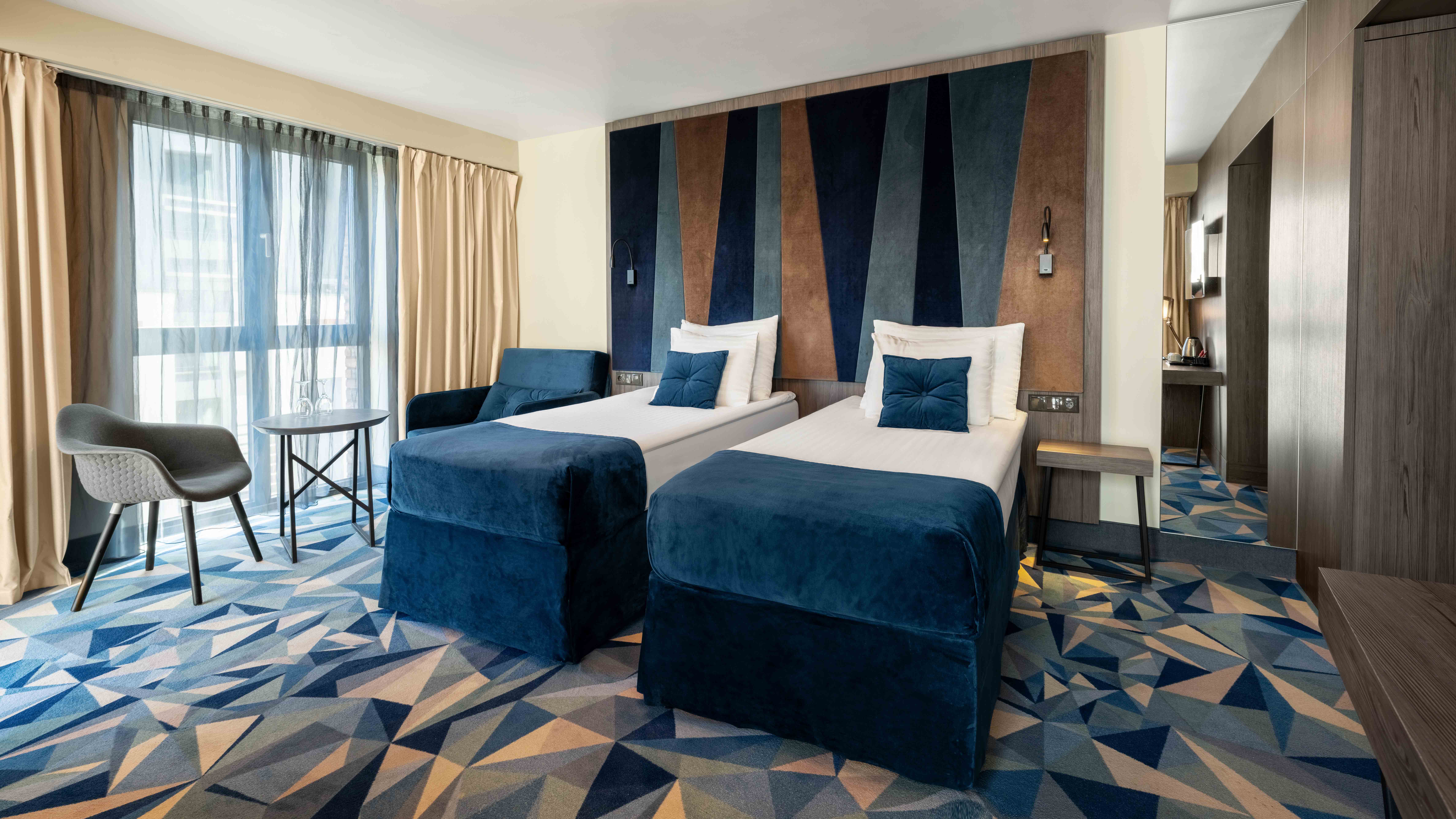 Double or Twin Standard