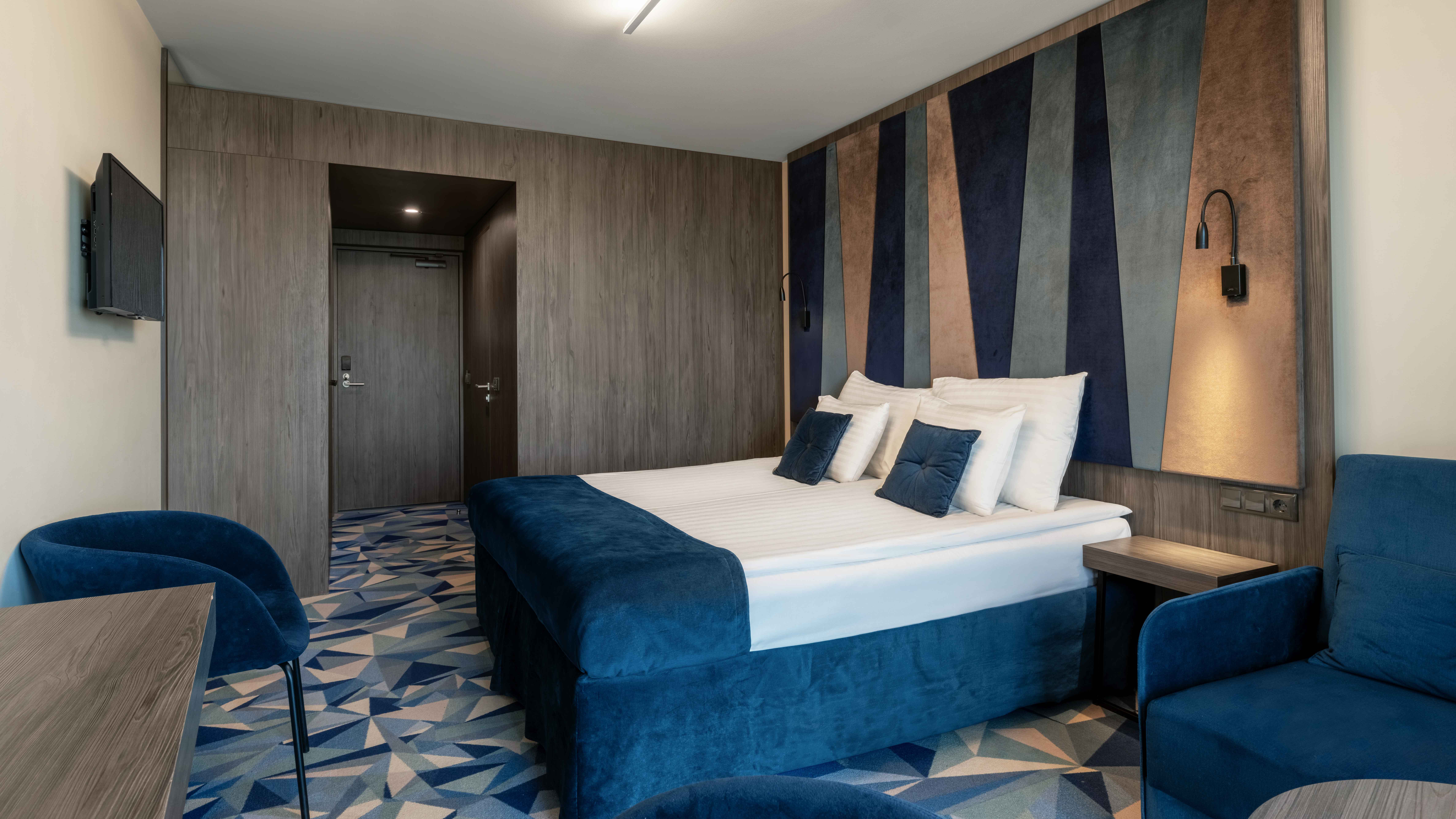 Double or Twin Standard