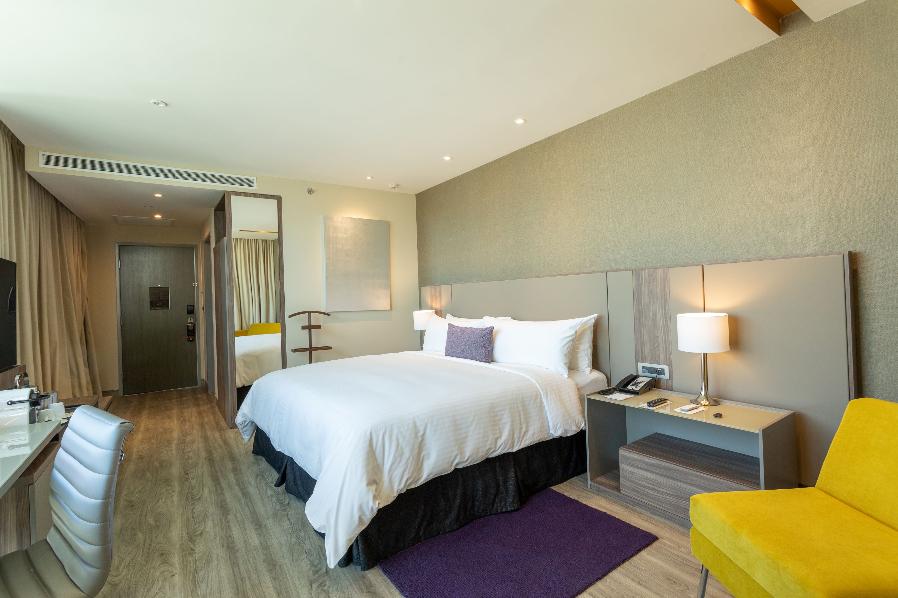 Junior Suite King Size Bed