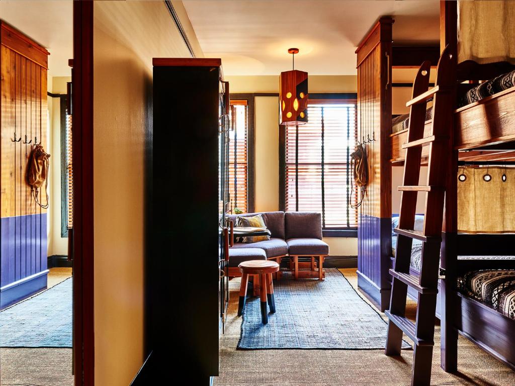 Bed in Dormitory Capacity 4