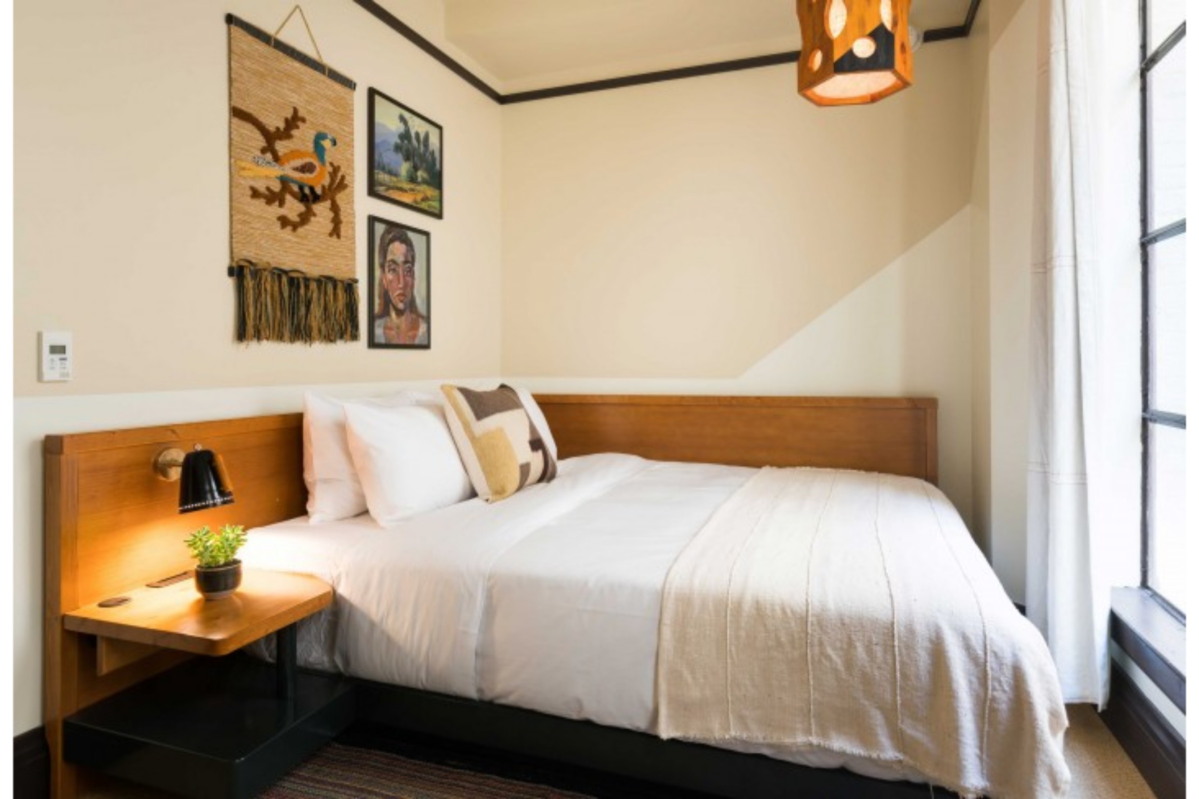 Studio Deluxe King Bed