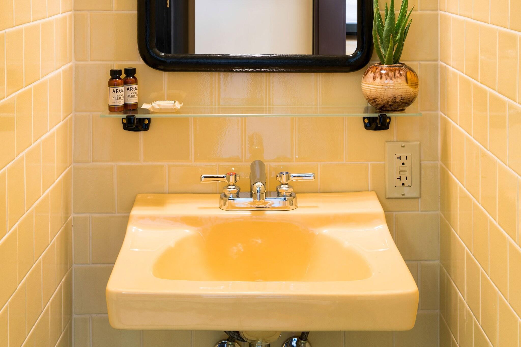 Bed in Dormitory Standard