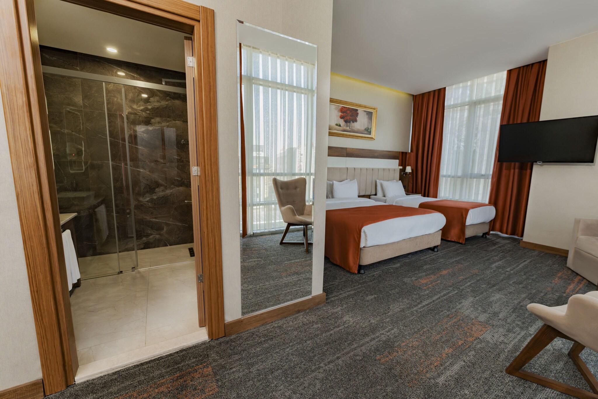 Family Room Queen Bed Smoking