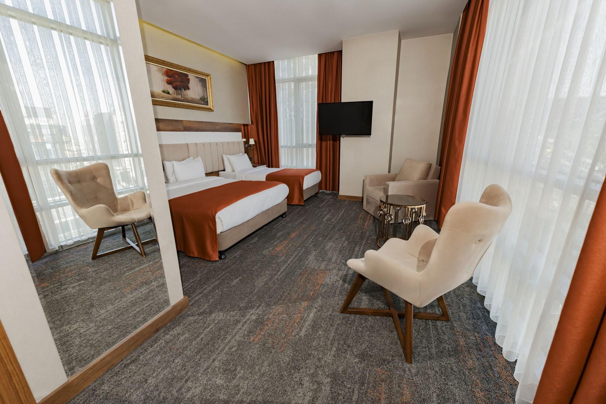 Family Room Queen Bed Smoking