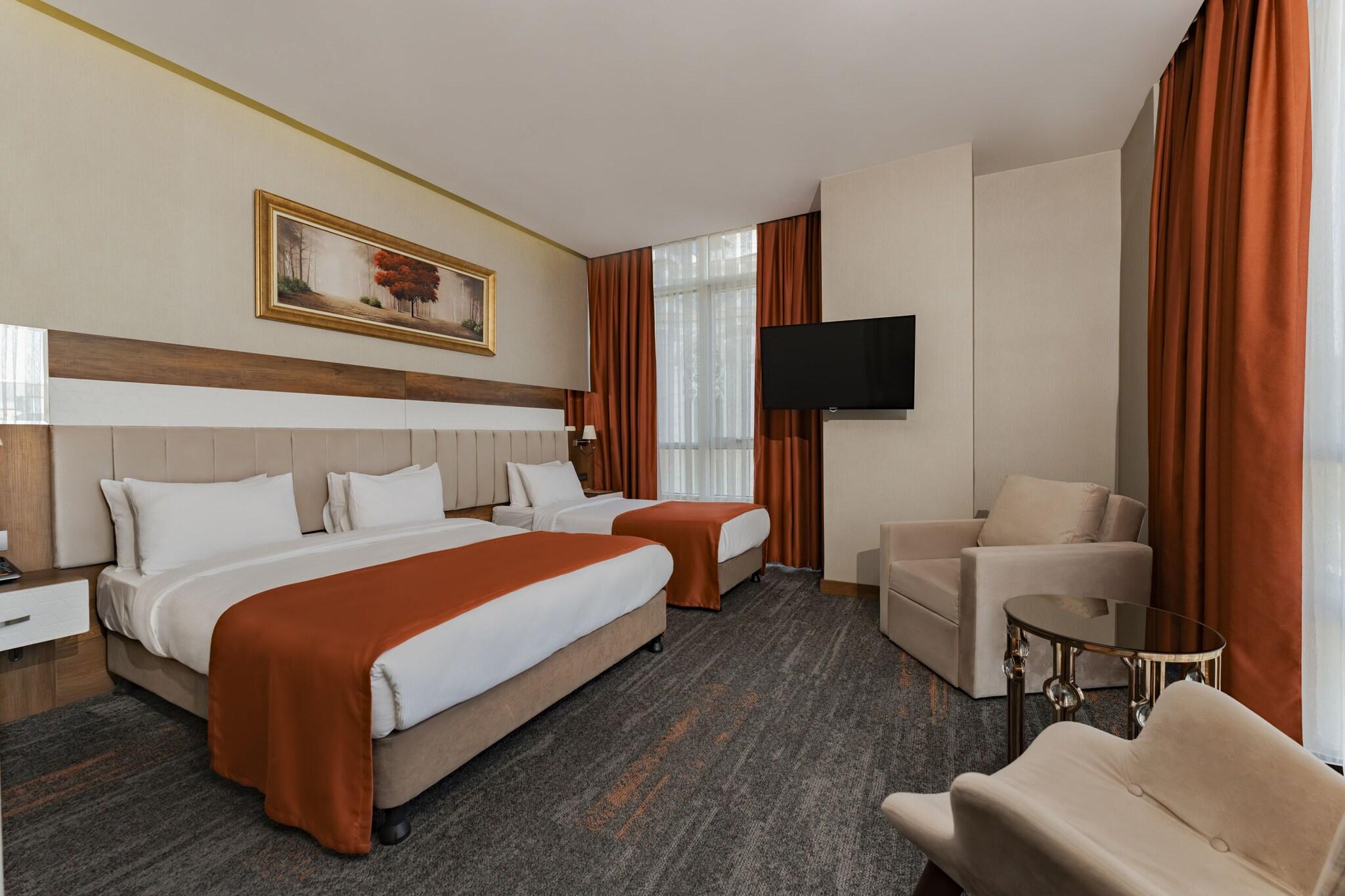 Family Room Queen Bed Smoking