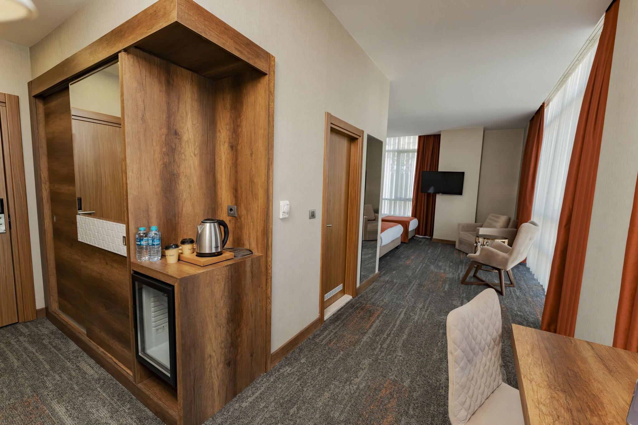 Family Room Queen Bed Smoking