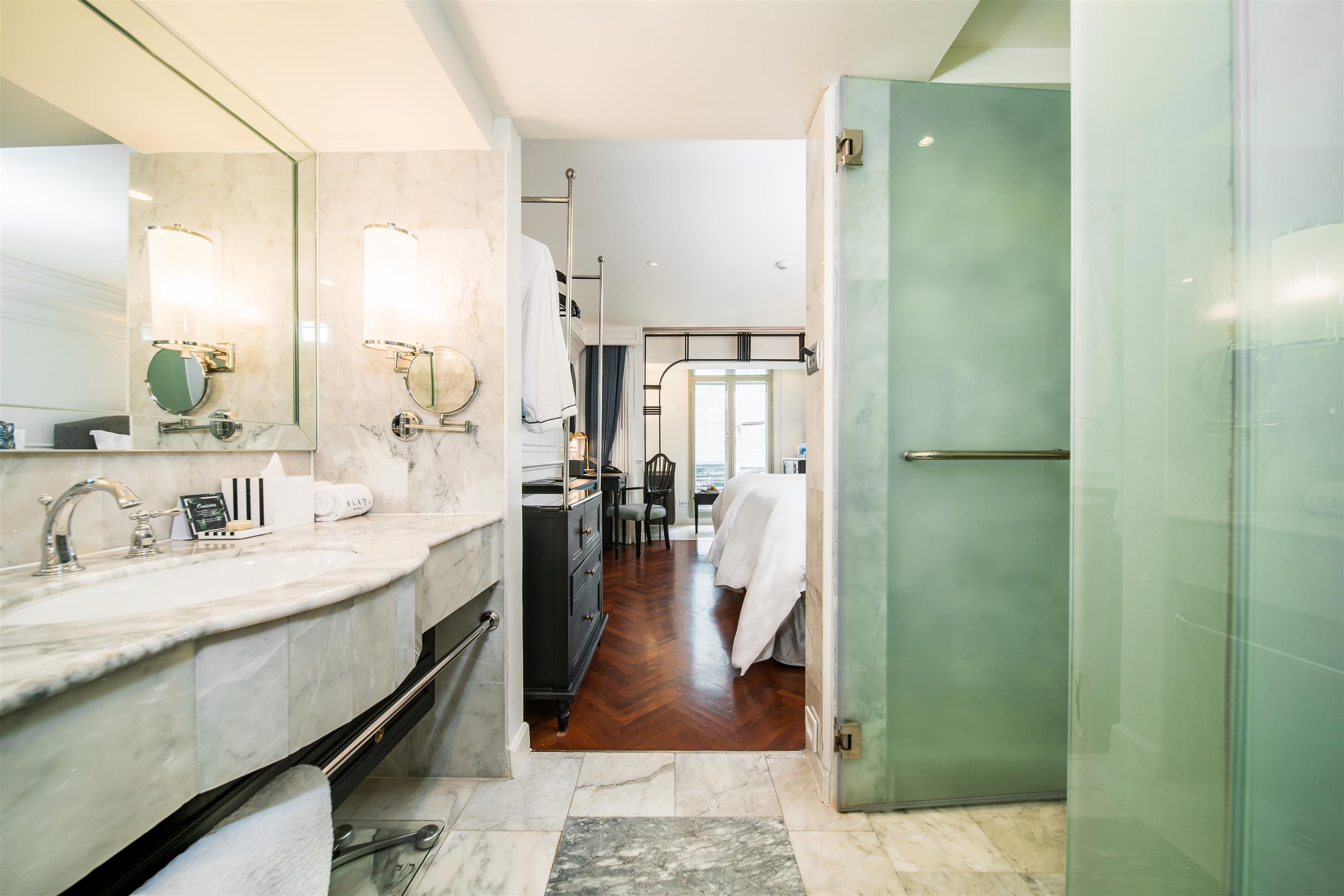 Twin Deluxe Two Beds