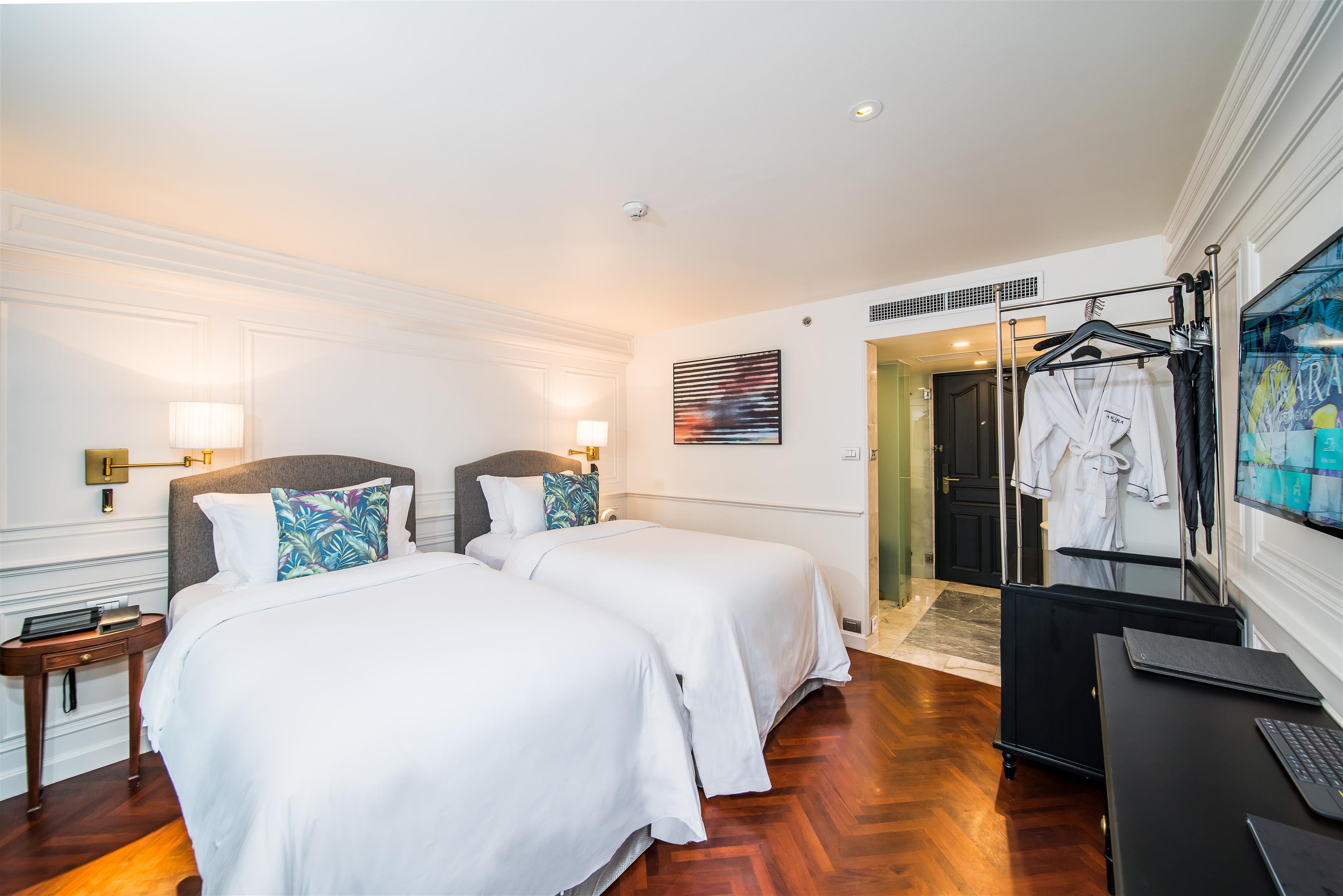 Twin Deluxe Two Beds