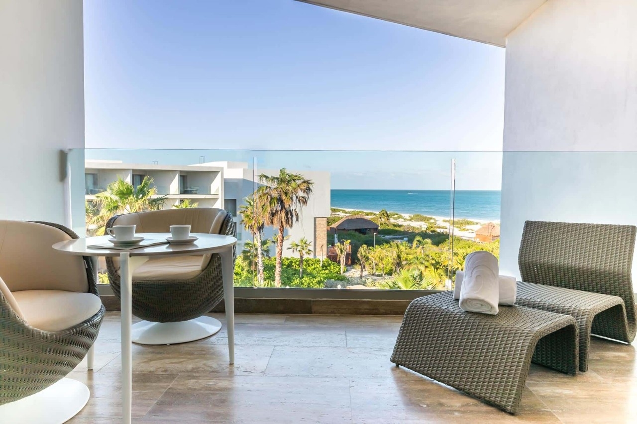 Family Room Beach Front