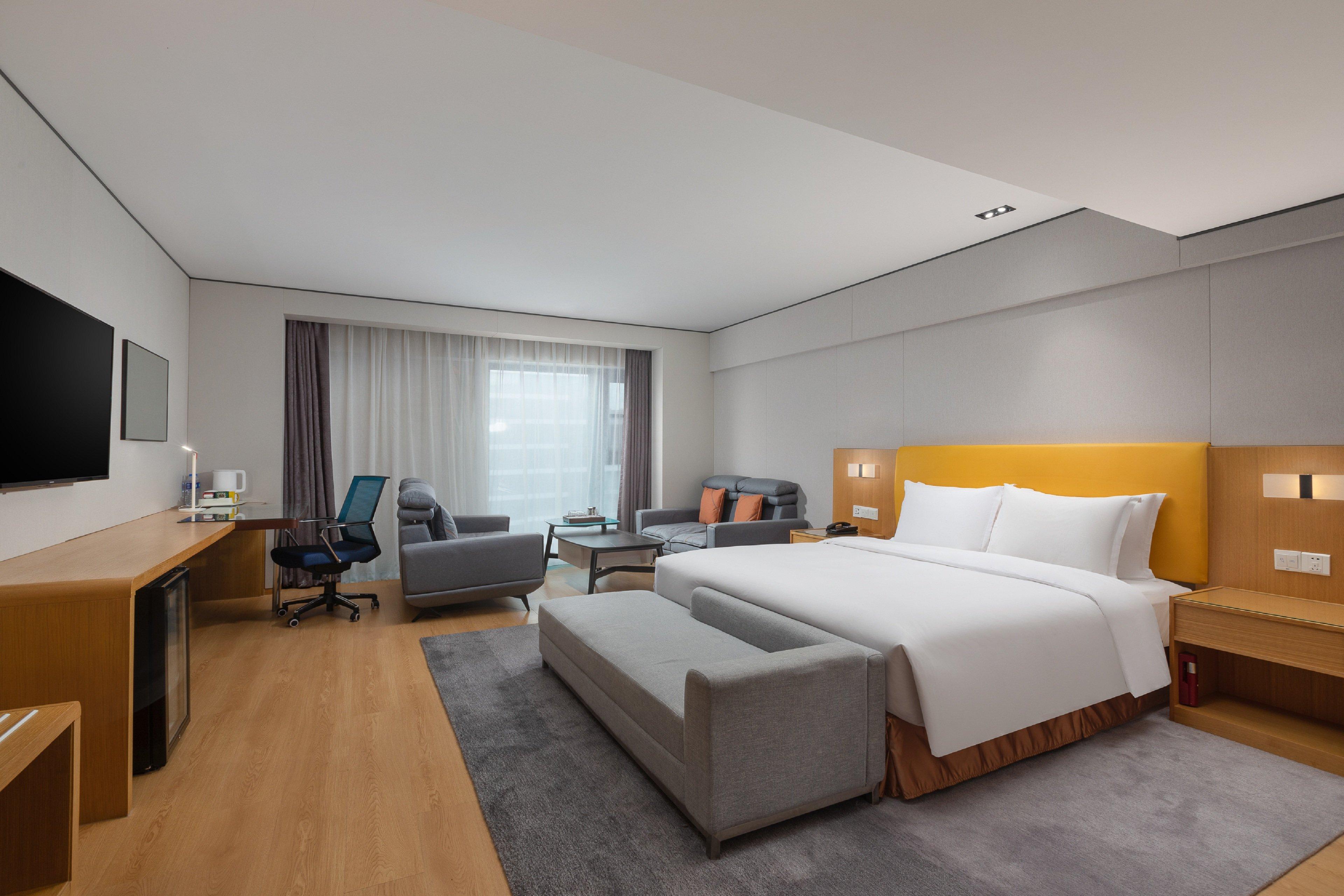 Suite King Size Bed