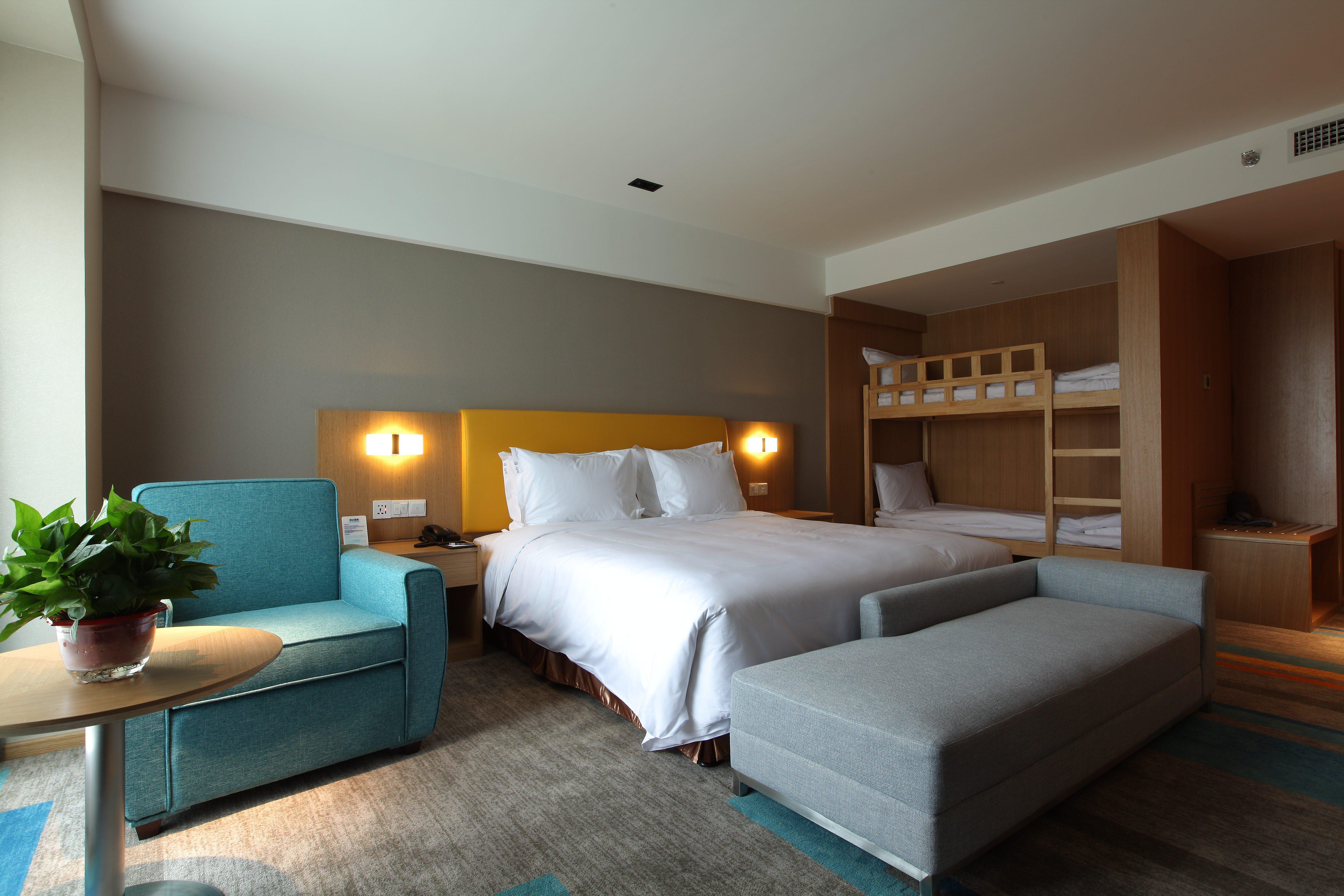 Suite King Size Bed