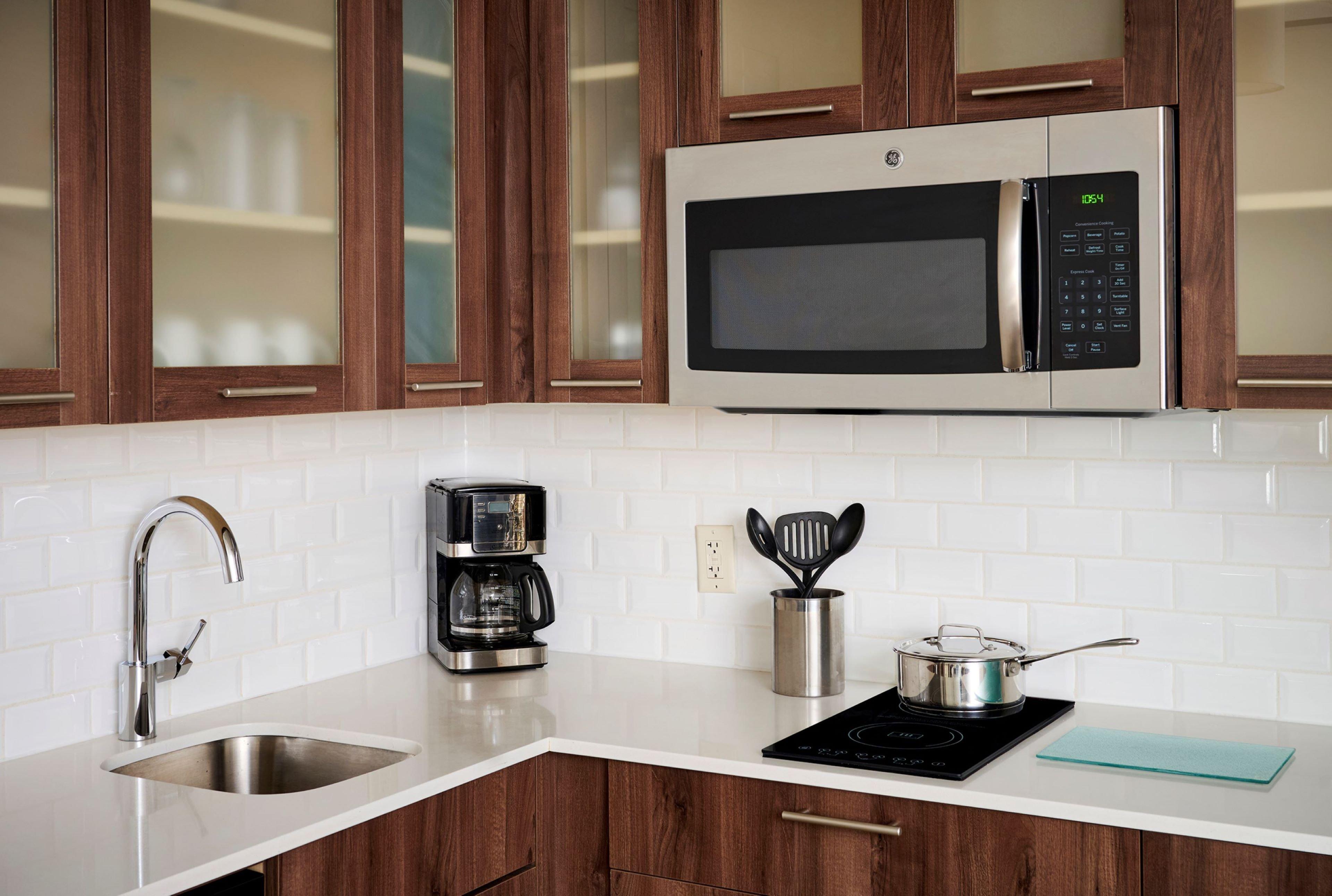 Studio Accessible-queen Size Bed