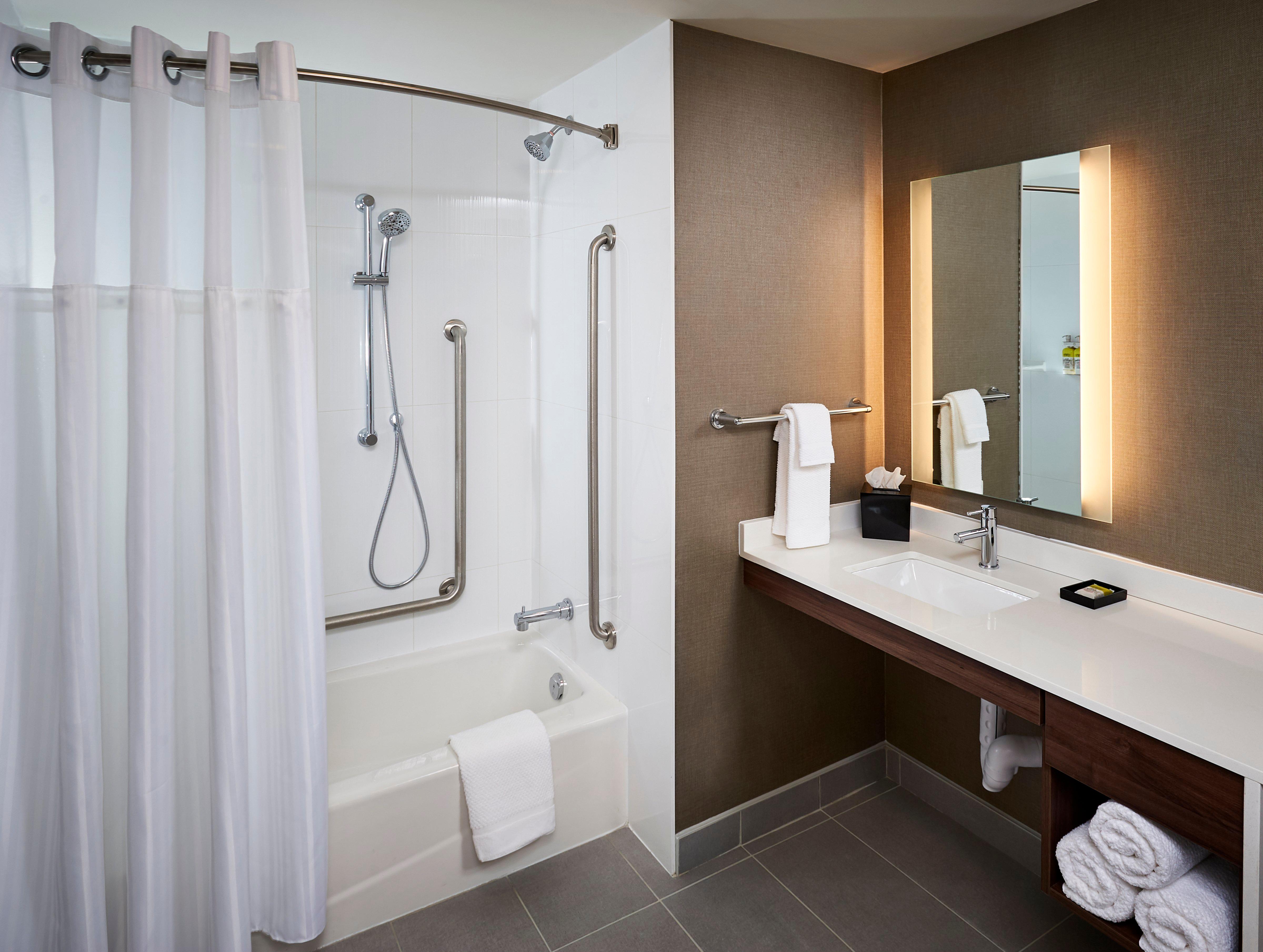 Studio Accessible-queen Size Bed