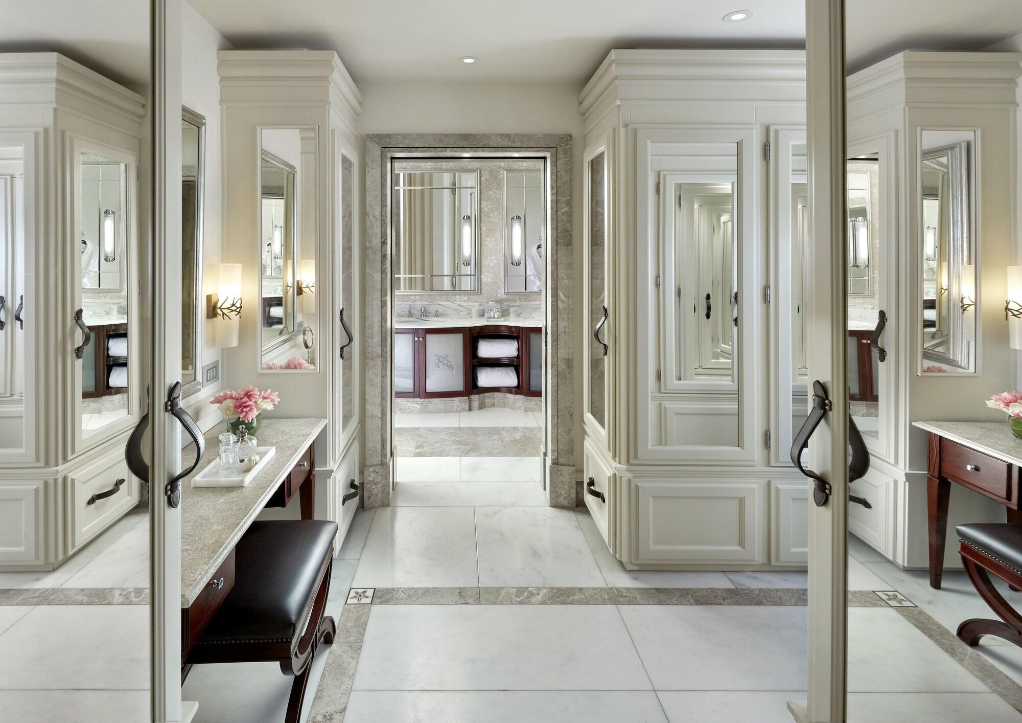 Suite King Bed One Bedroom 