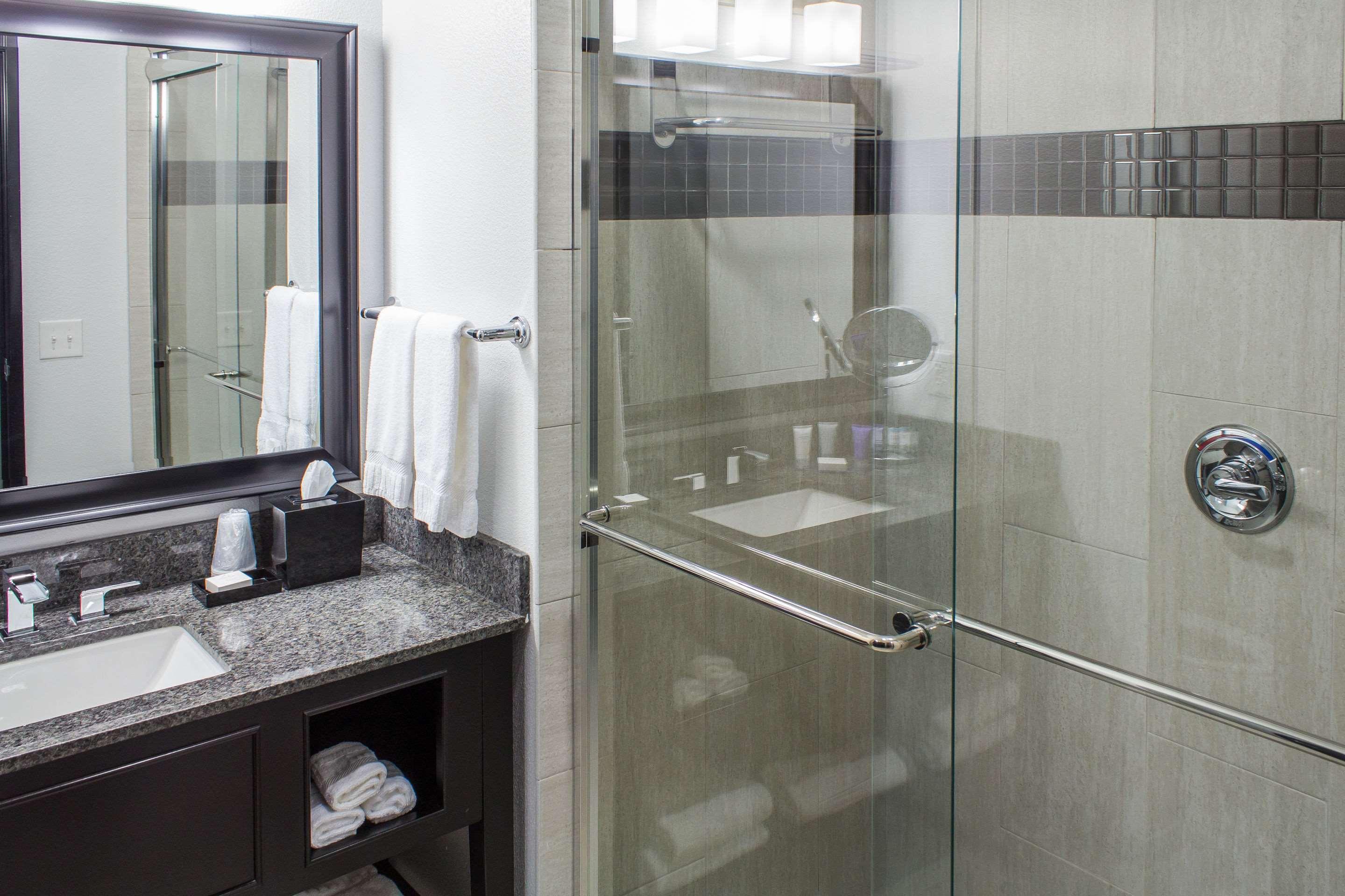 Double King Bed Non Smoking